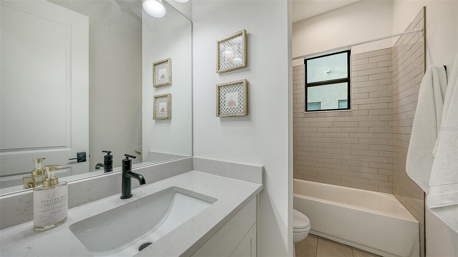 Listing photo id 49 for 4513 Mondrian Court