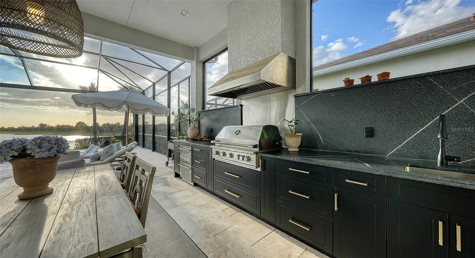 Listing photo id 61 for 4513 Mondrian Court