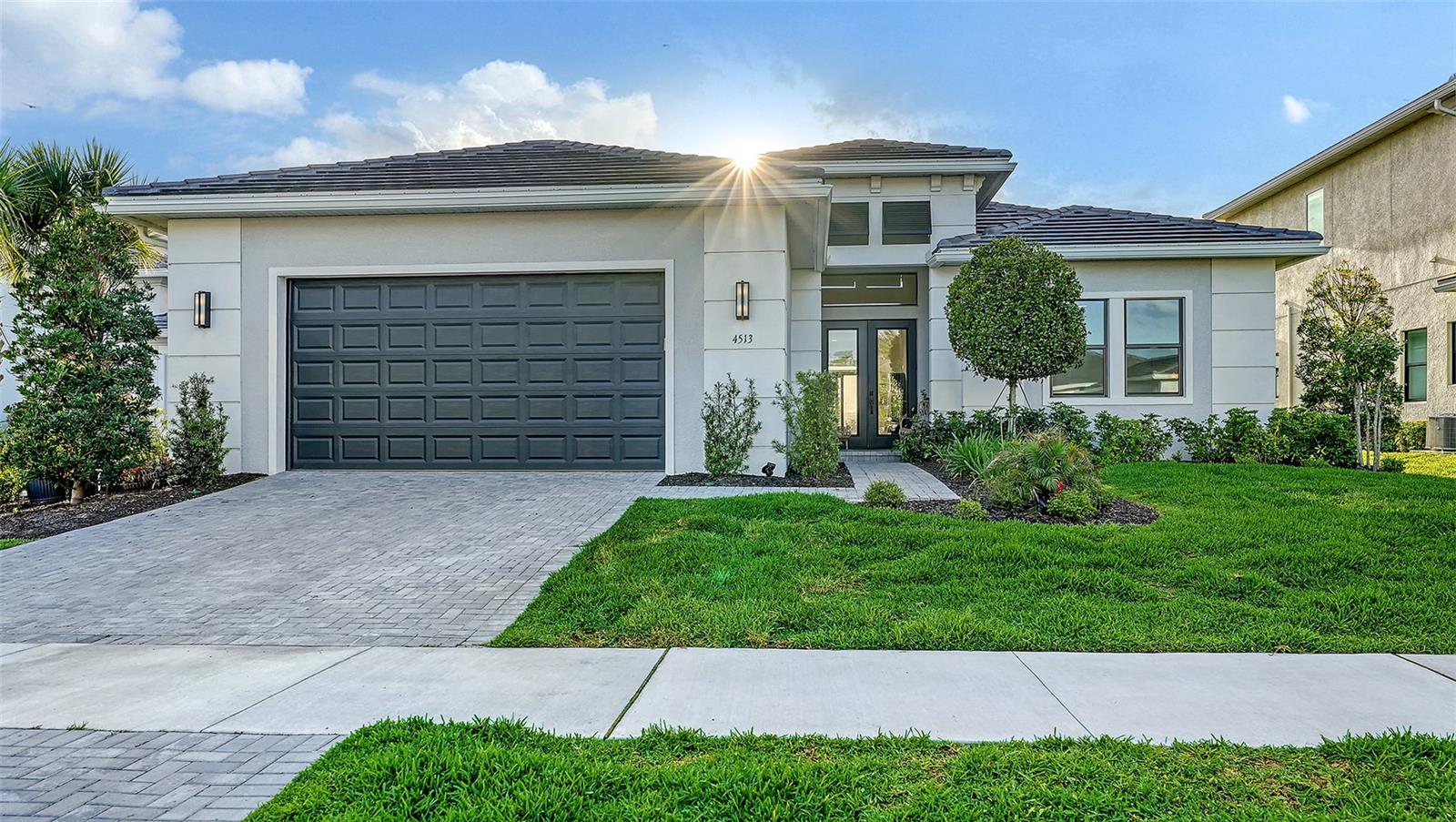 Listing photo id 5 for 4513 Mondrian Court