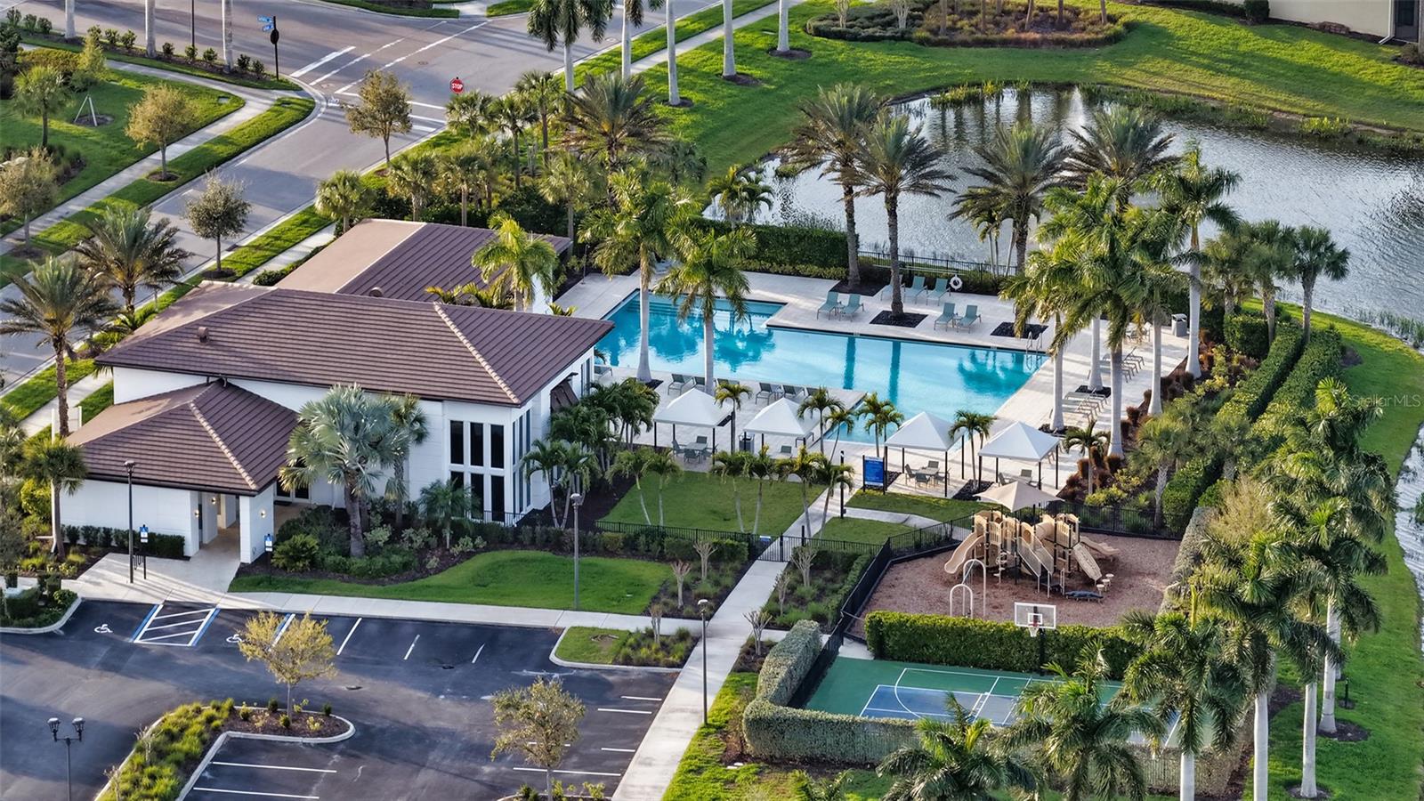 Listing photo id 71 for 4513 Mondrian Court