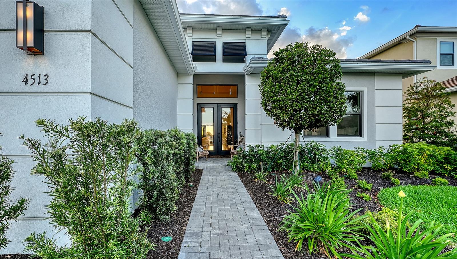 Listing photo id 6 for 4513 Mondrian Court