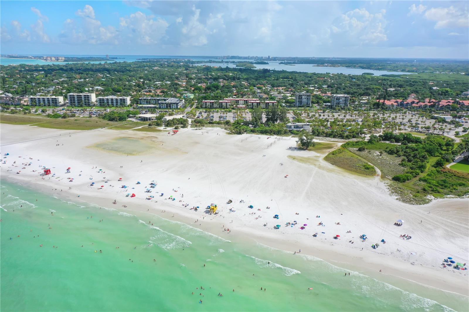 Listing photo id 90 for 4513 Mondrian Court