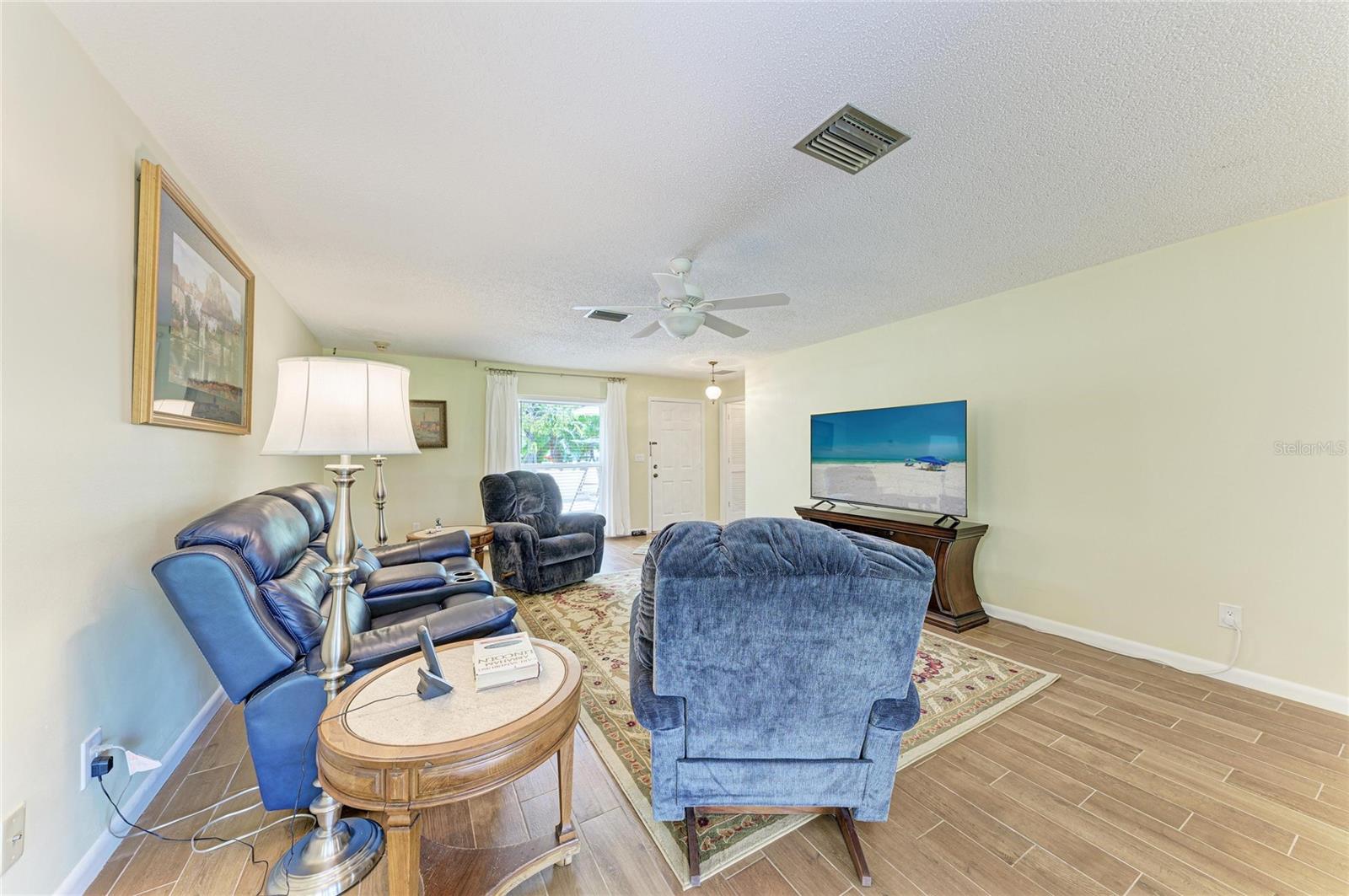 Image 10 of 39 For 7160 Fairway Bend Cir