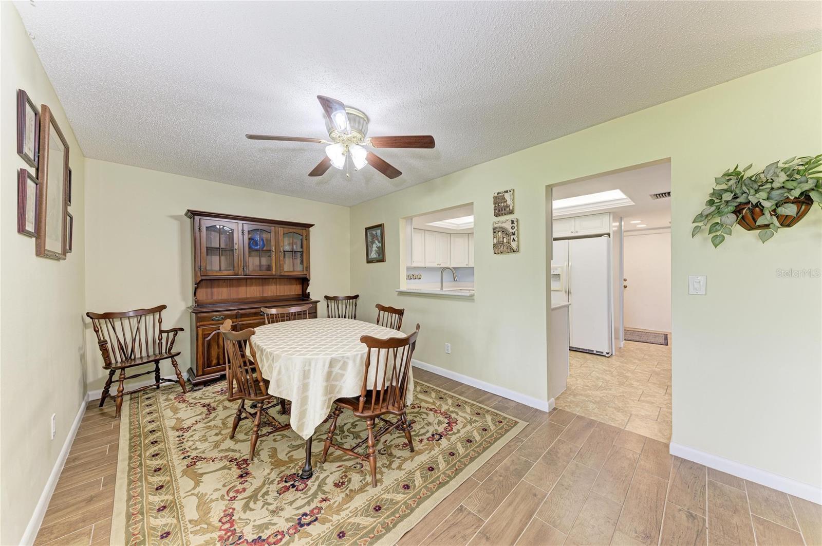 Image 16 of 39 For 7160 Fairway Bend Cir