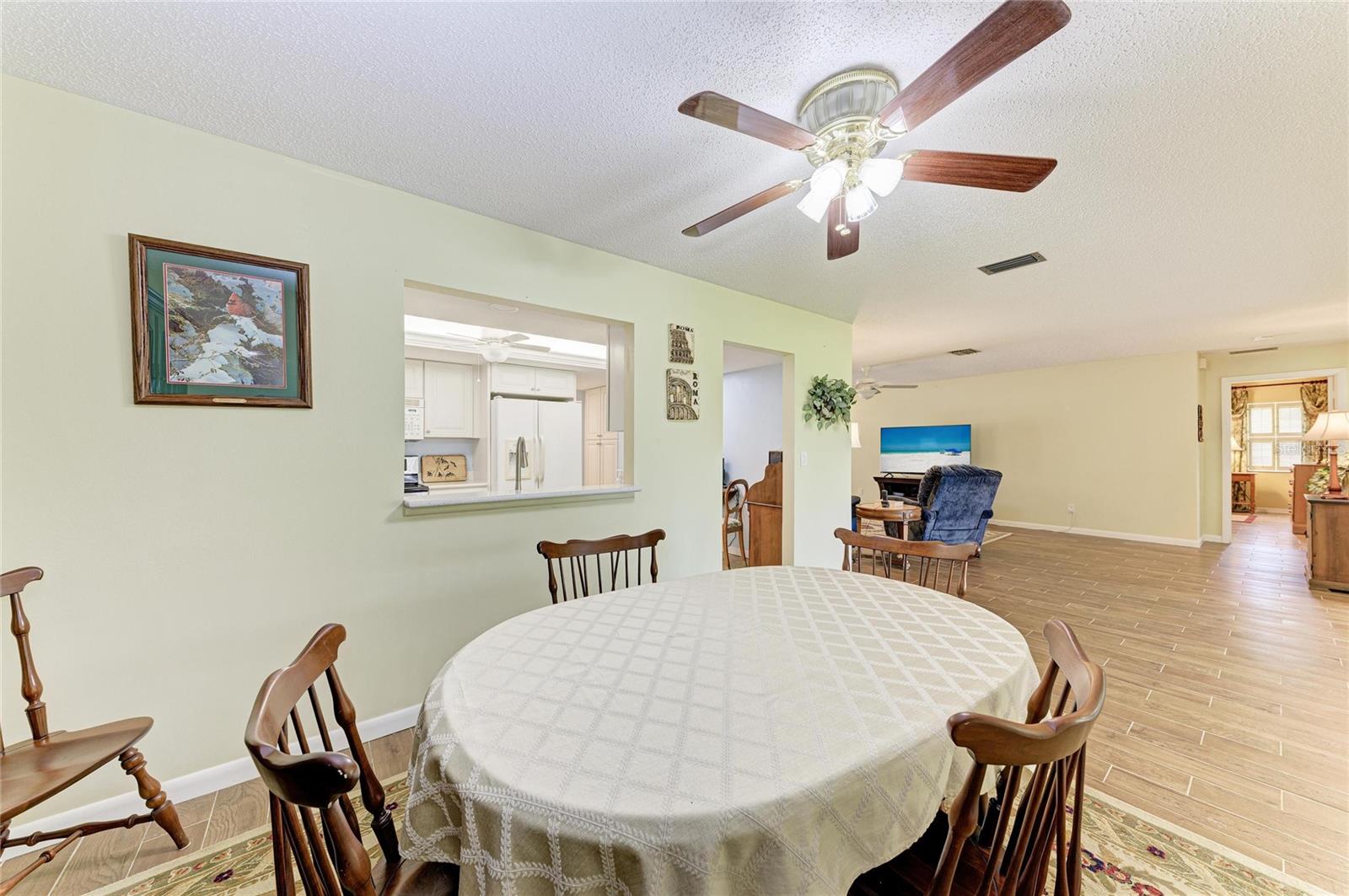 Image 17 of 39 For 7160 Fairway Bend Cir