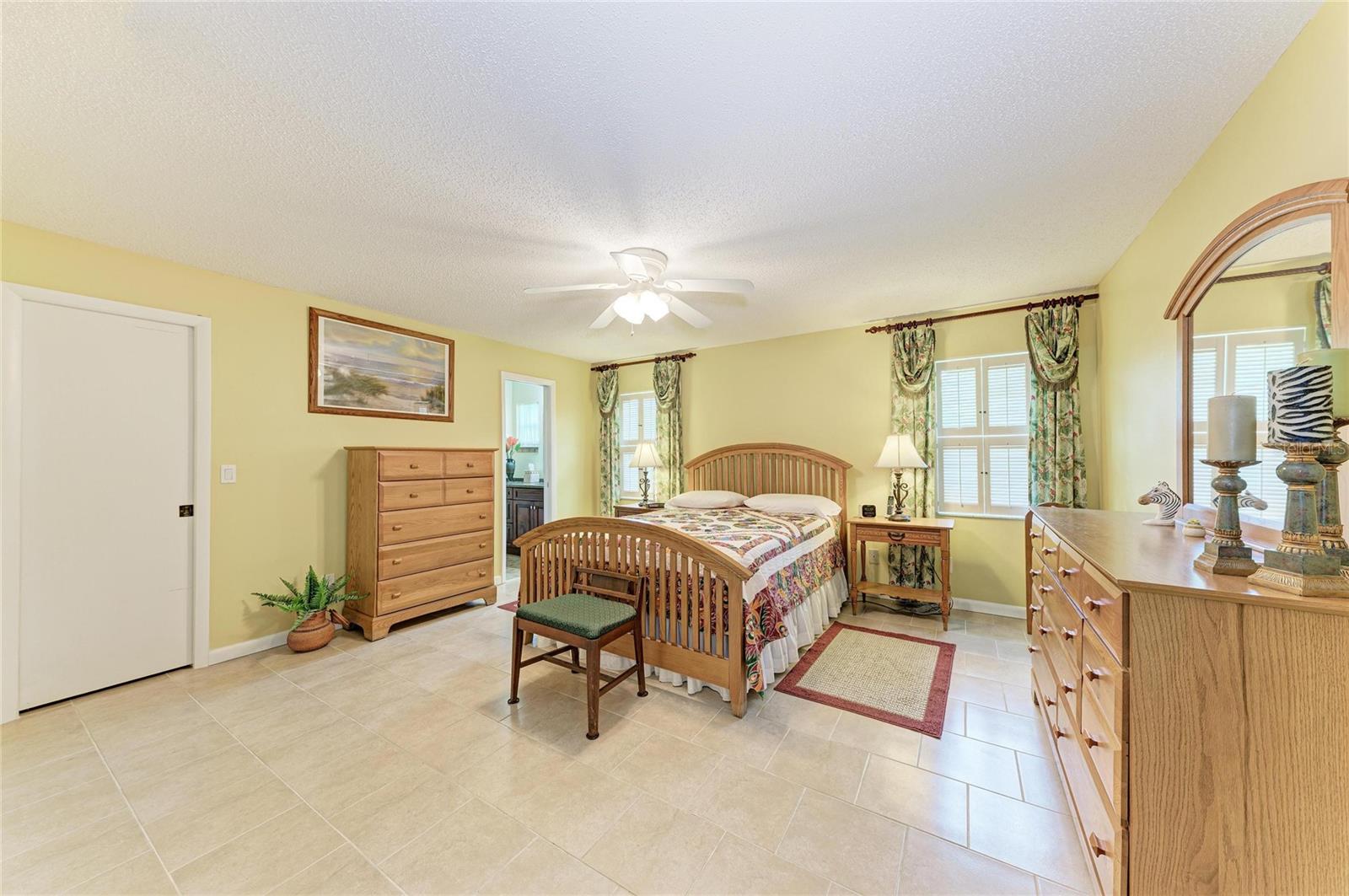 Image 18 of 39 For 7160 Fairway Bend Cir