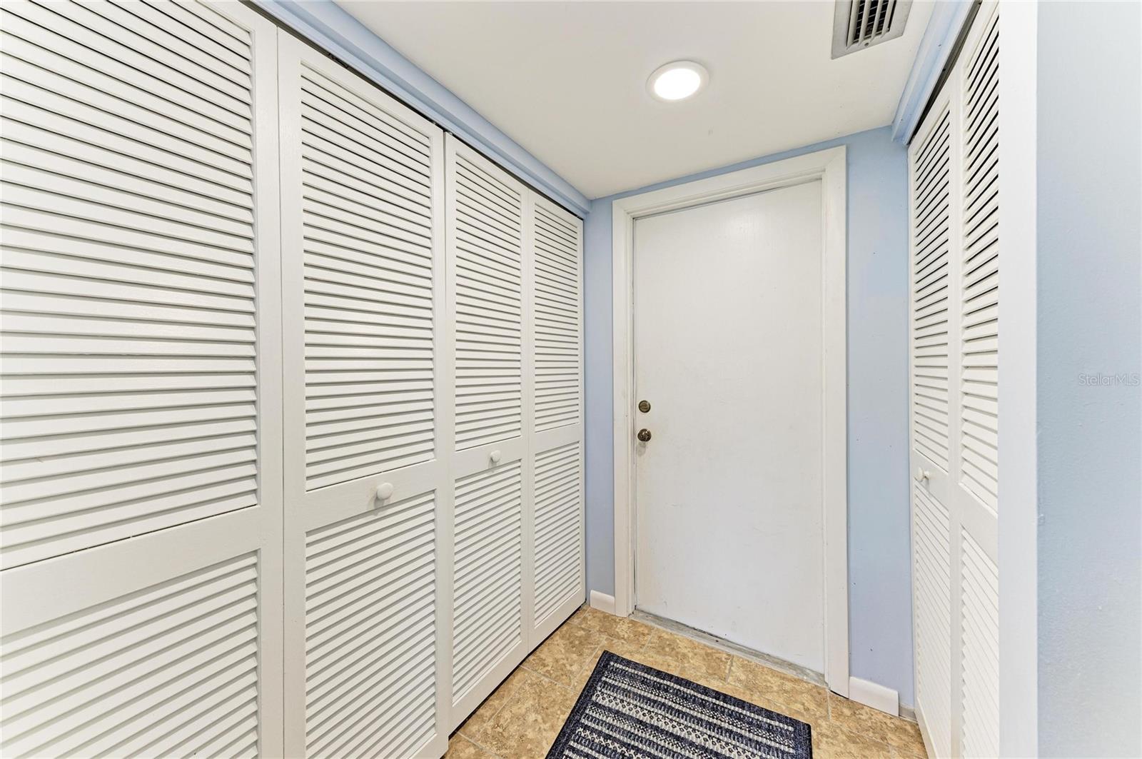 Image 33 of 39 For 7160 Fairway Bend Cir