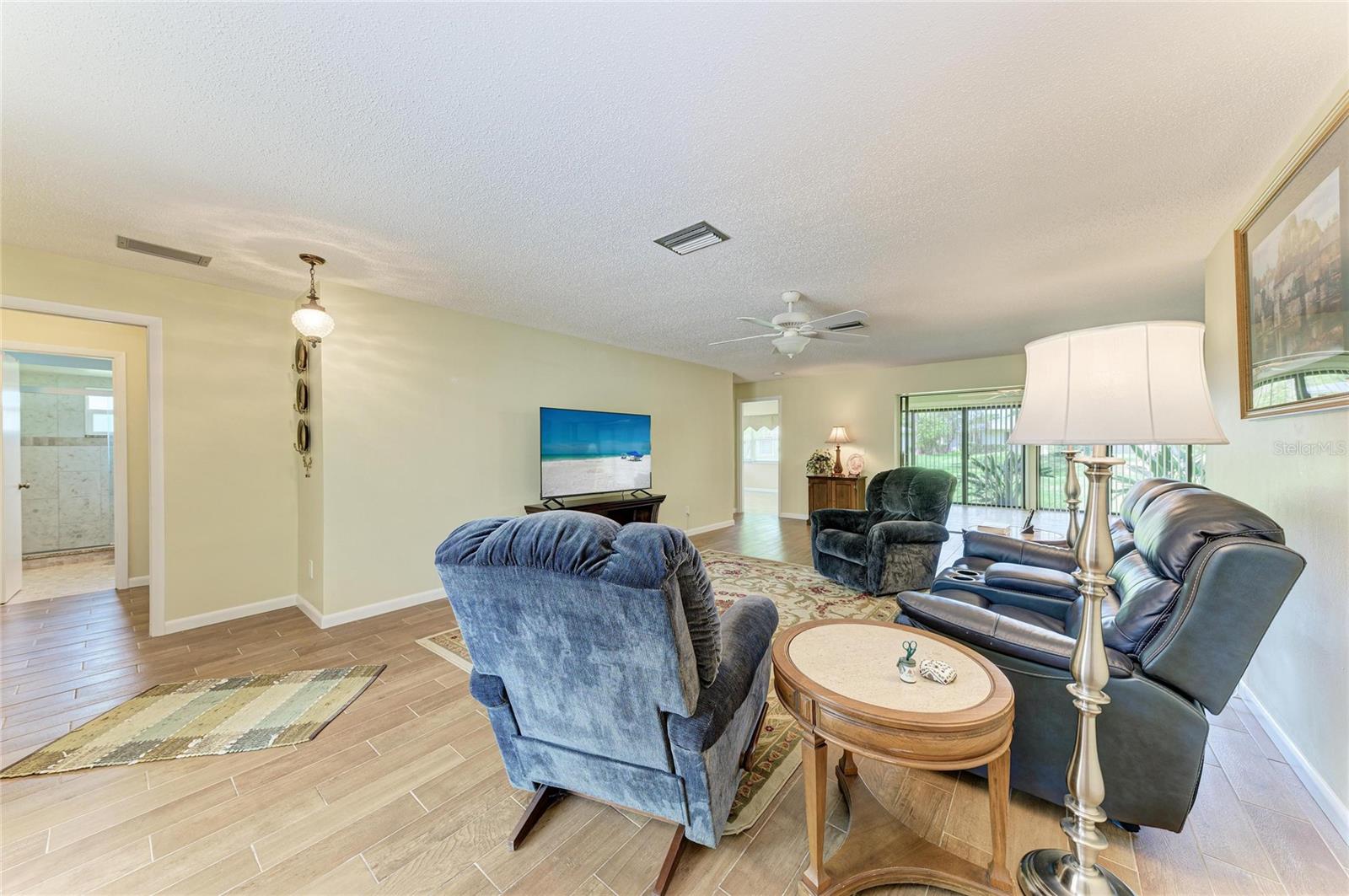 Image 8 of 39 For 7160 Fairway Bend Cir