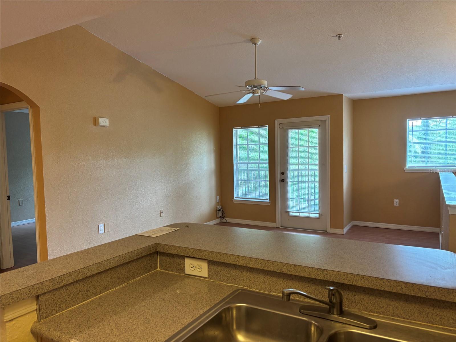 Image 5 of 23 For 7411 Vista Way 203