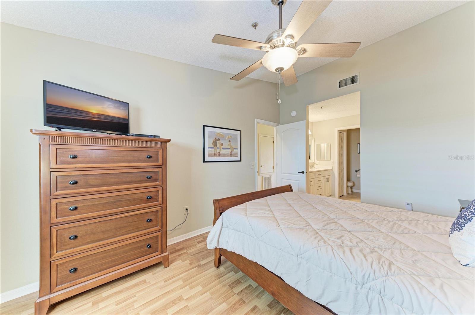 Image 23 of 51 For 7201 29th Ave Dr W 303