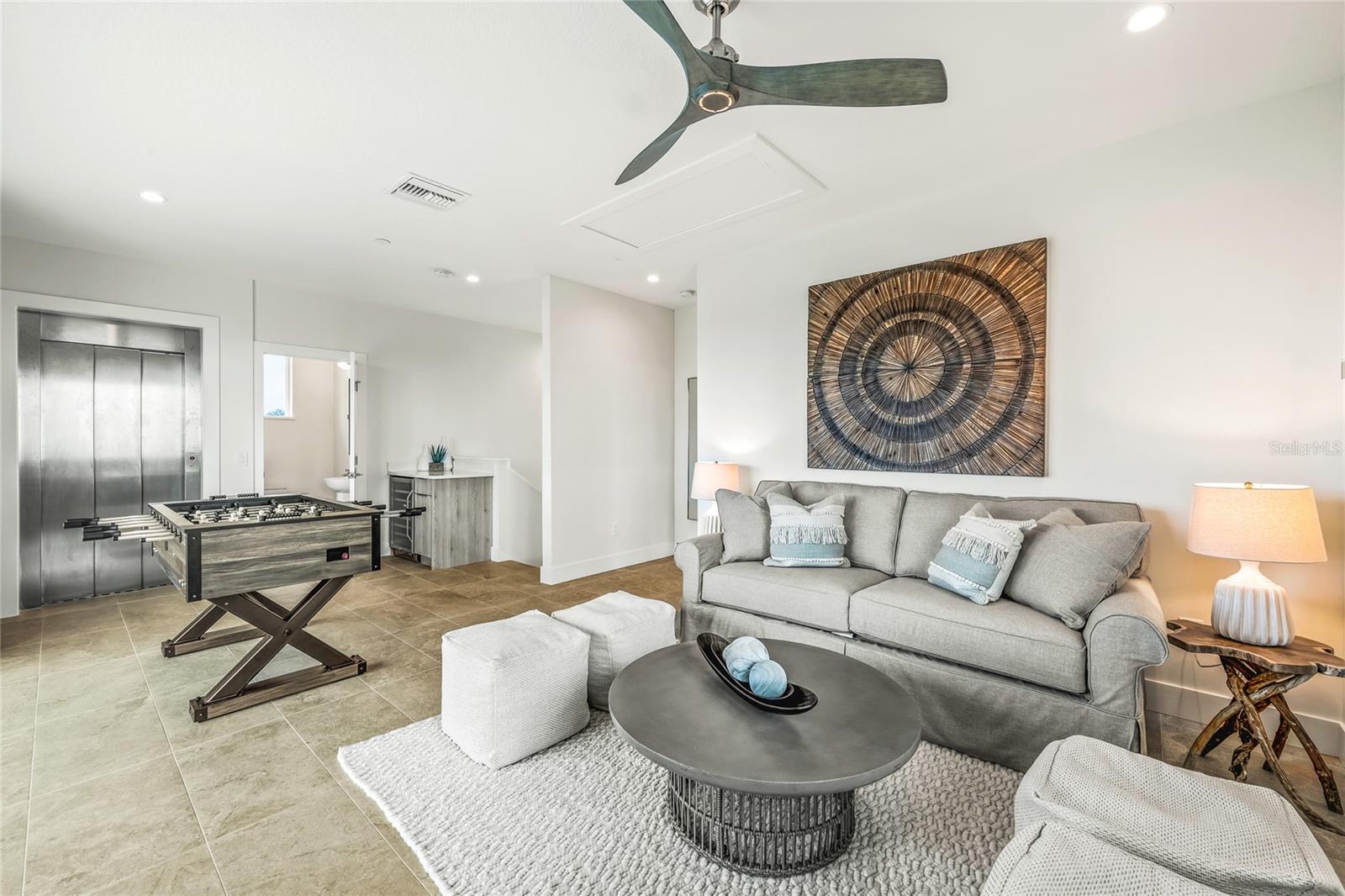 Image 20 of 51 For 329 Beach Road A