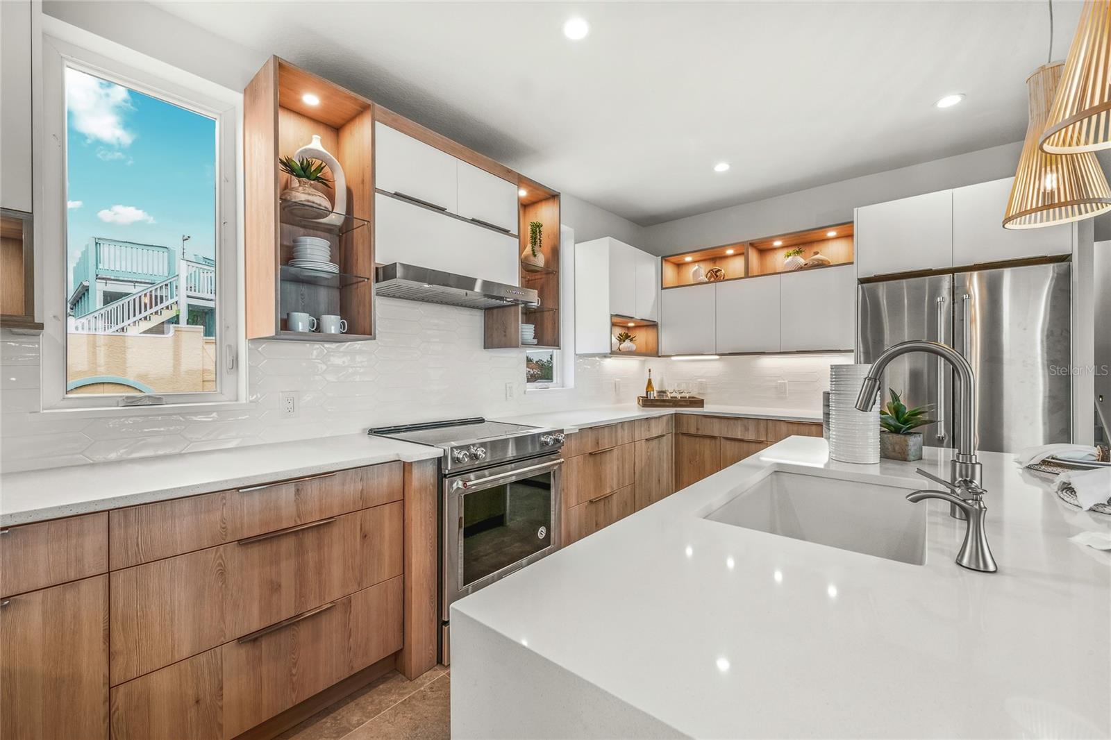 Image 27 of 51 For 329 Beach Road A