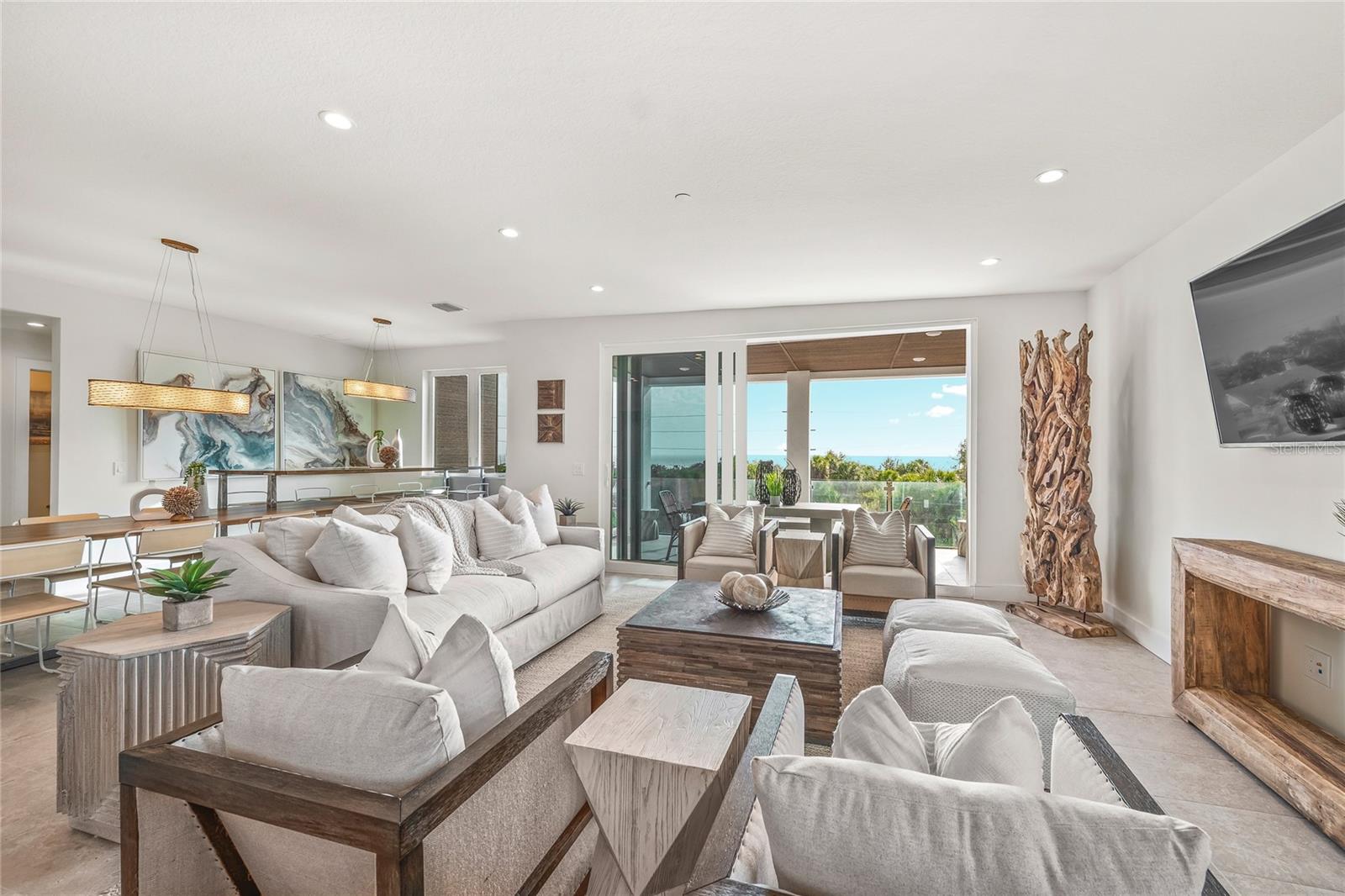 Image 30 of 51 For 329 Beach Road A