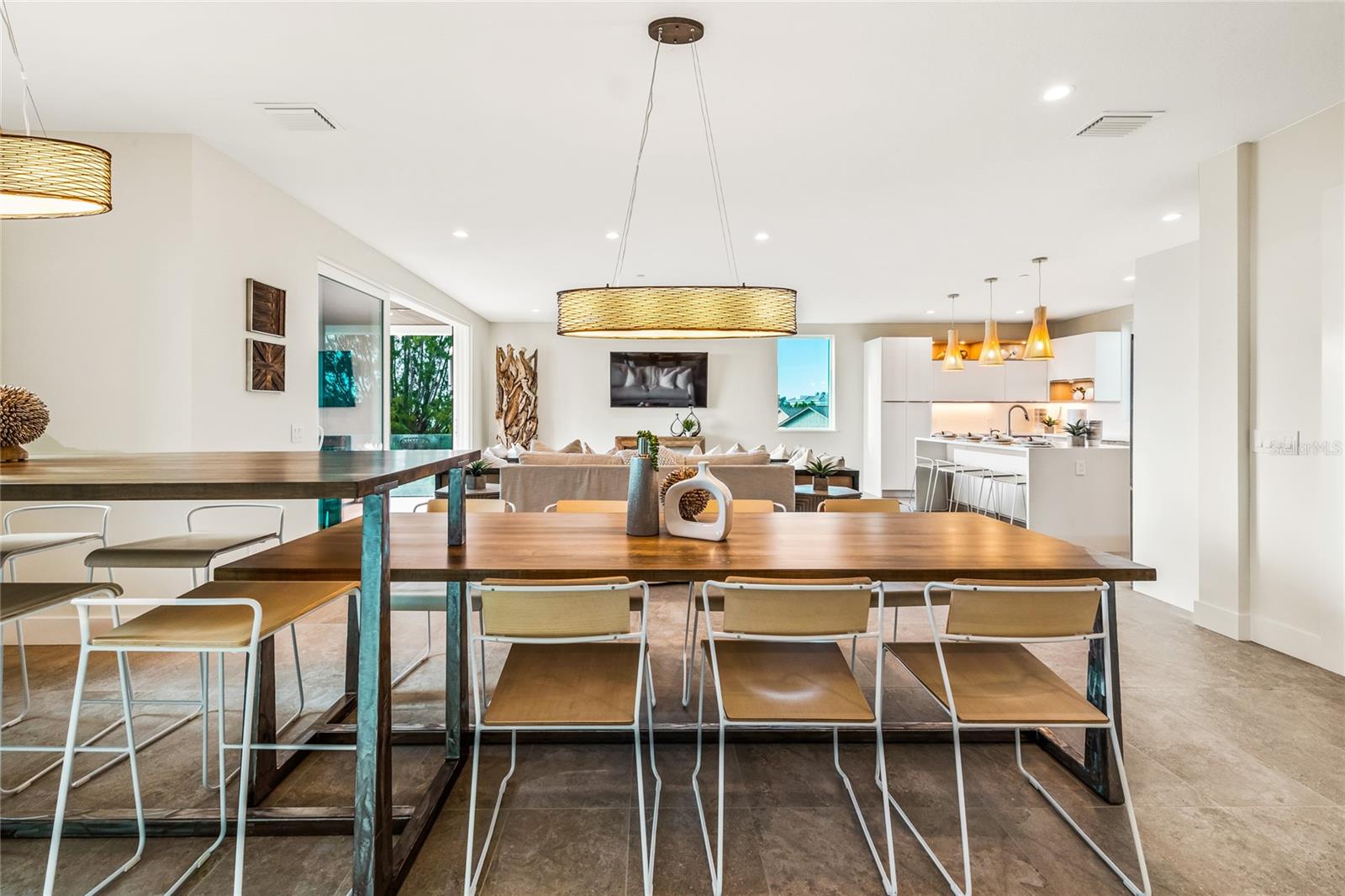 Image 35 of 51 For 329 Beach Road A