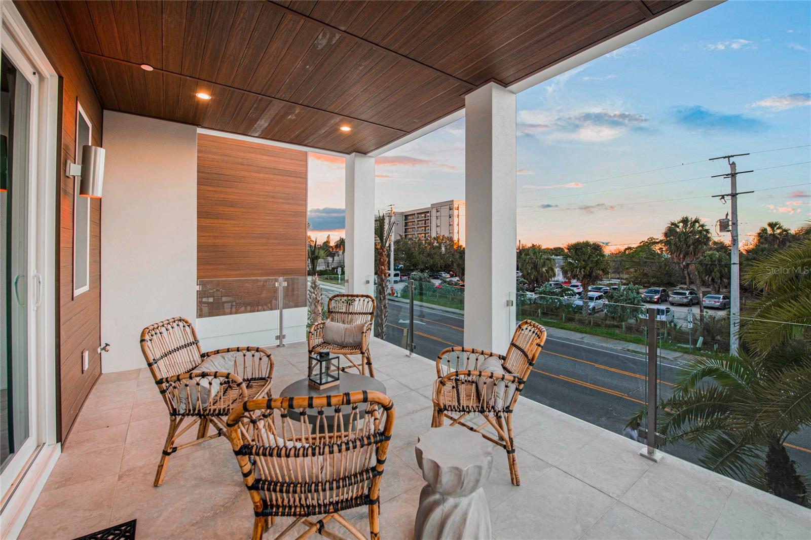 Image 46 of 51 For 329 Beach Road A