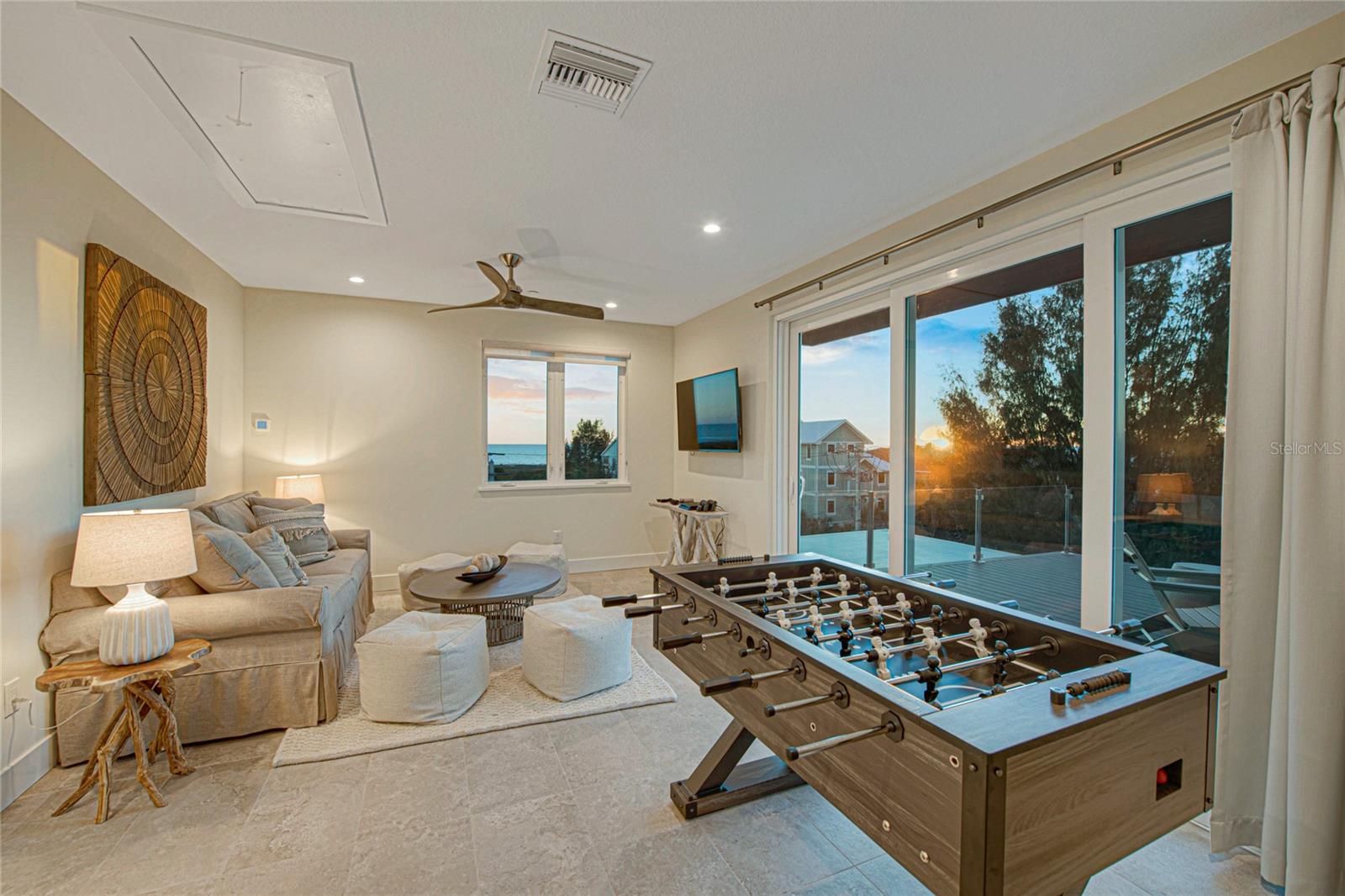 Image 47 of 51 For 329 Beach Road A