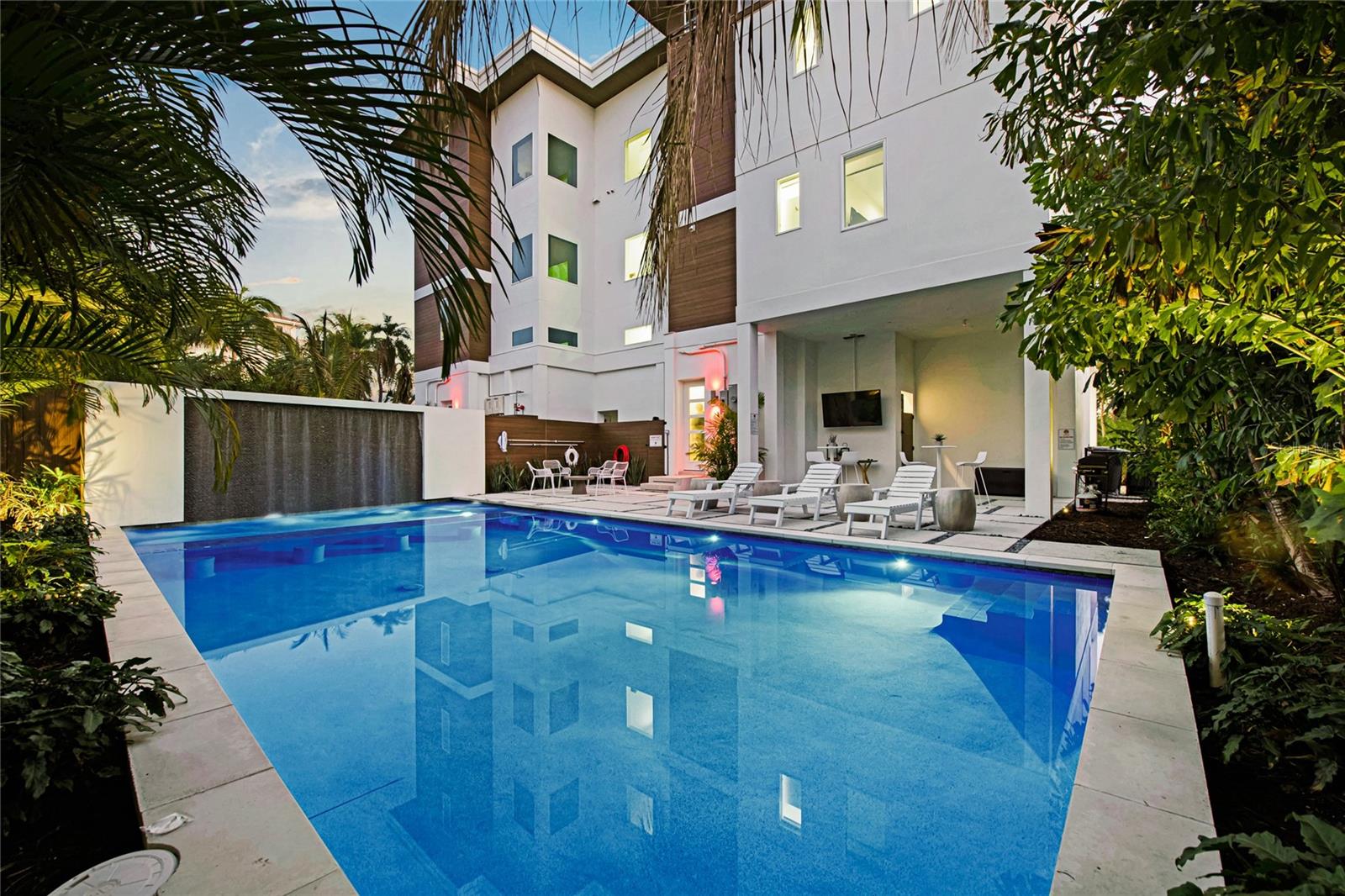 Image 5 of 51 For 329 Beach Road A