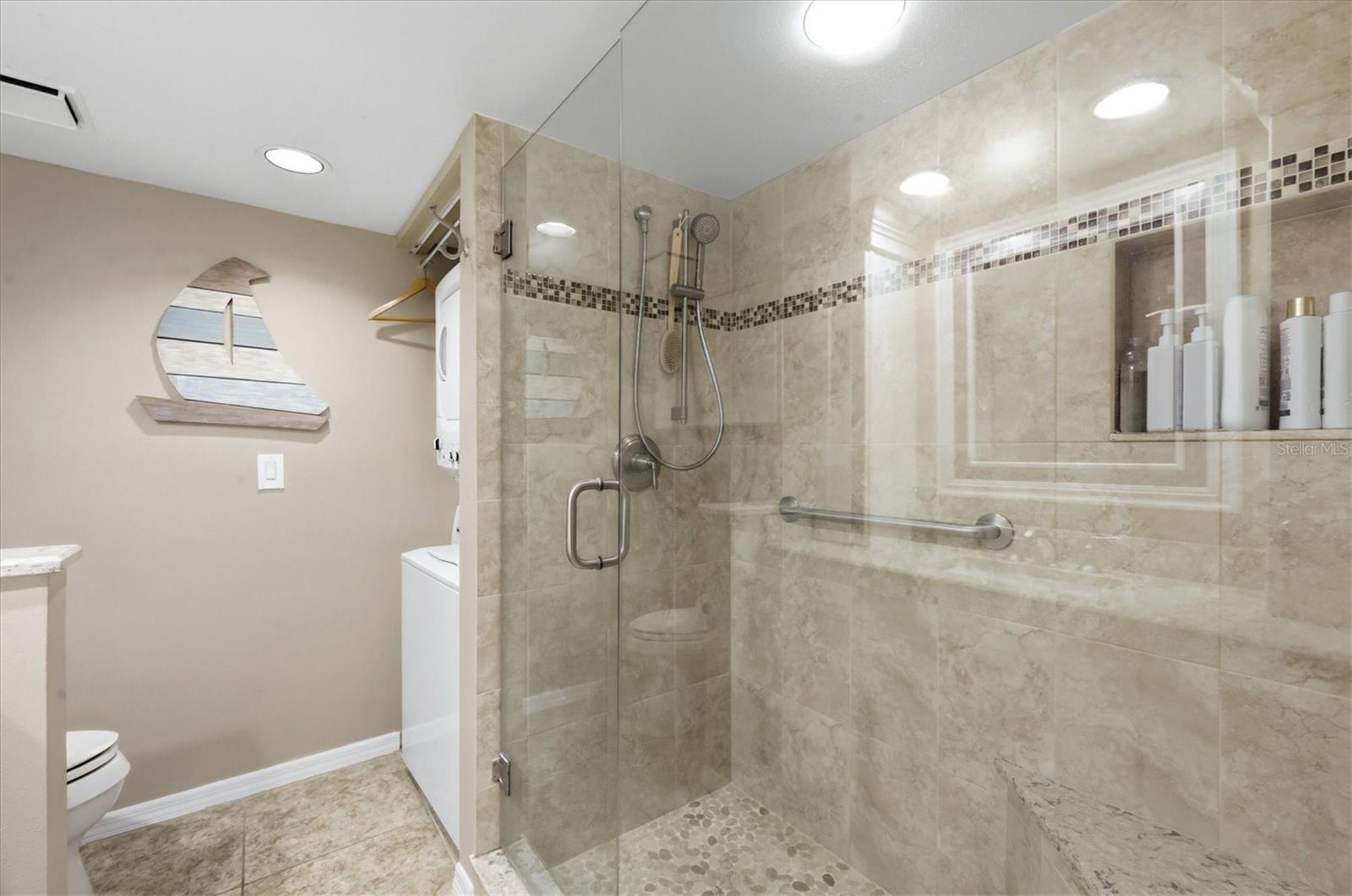 Image 22 of 72 For 433 Cerromar Lane 334