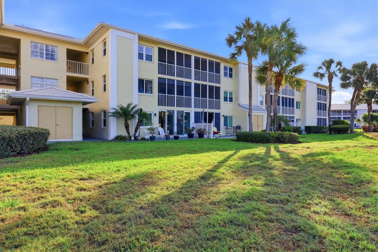 Image 29 of 72 For 433 Cerromar Lane 334