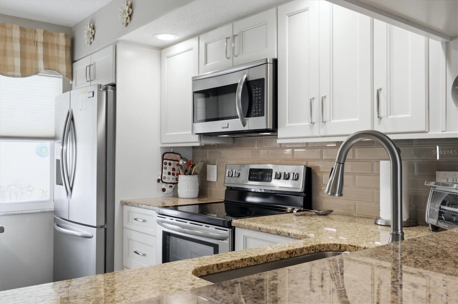 Image 7 of 72 For 433 Cerromar Lane 334