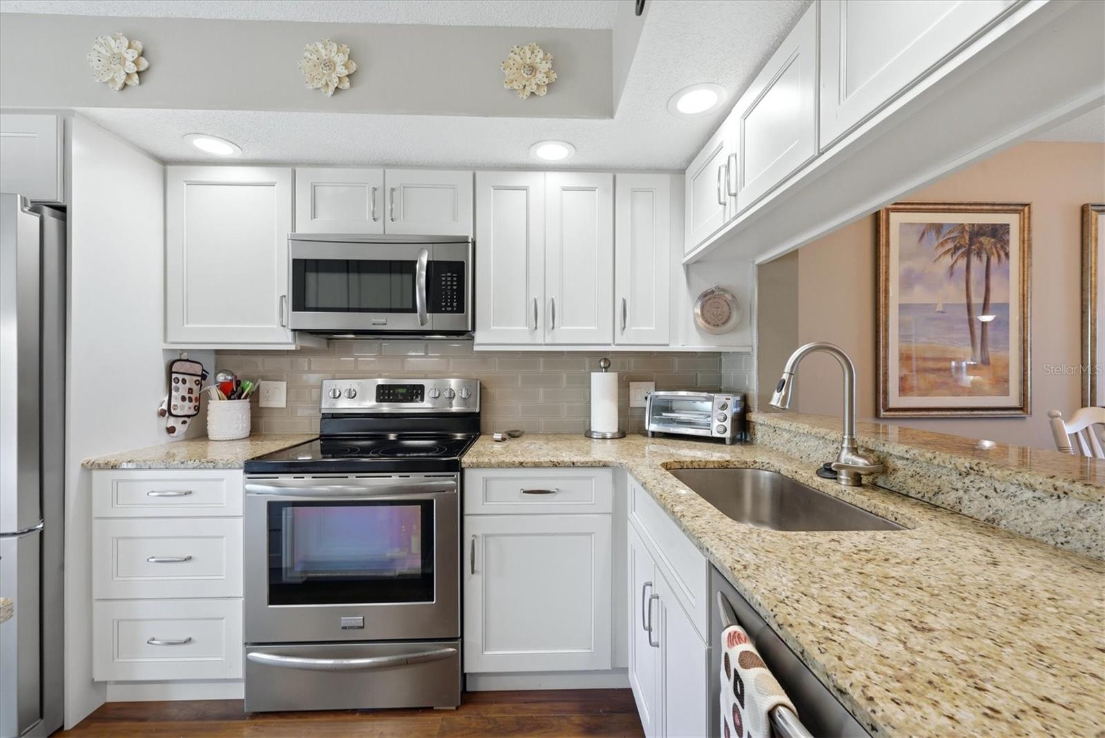 Image 8 of 72 For 433 Cerromar Lane 334