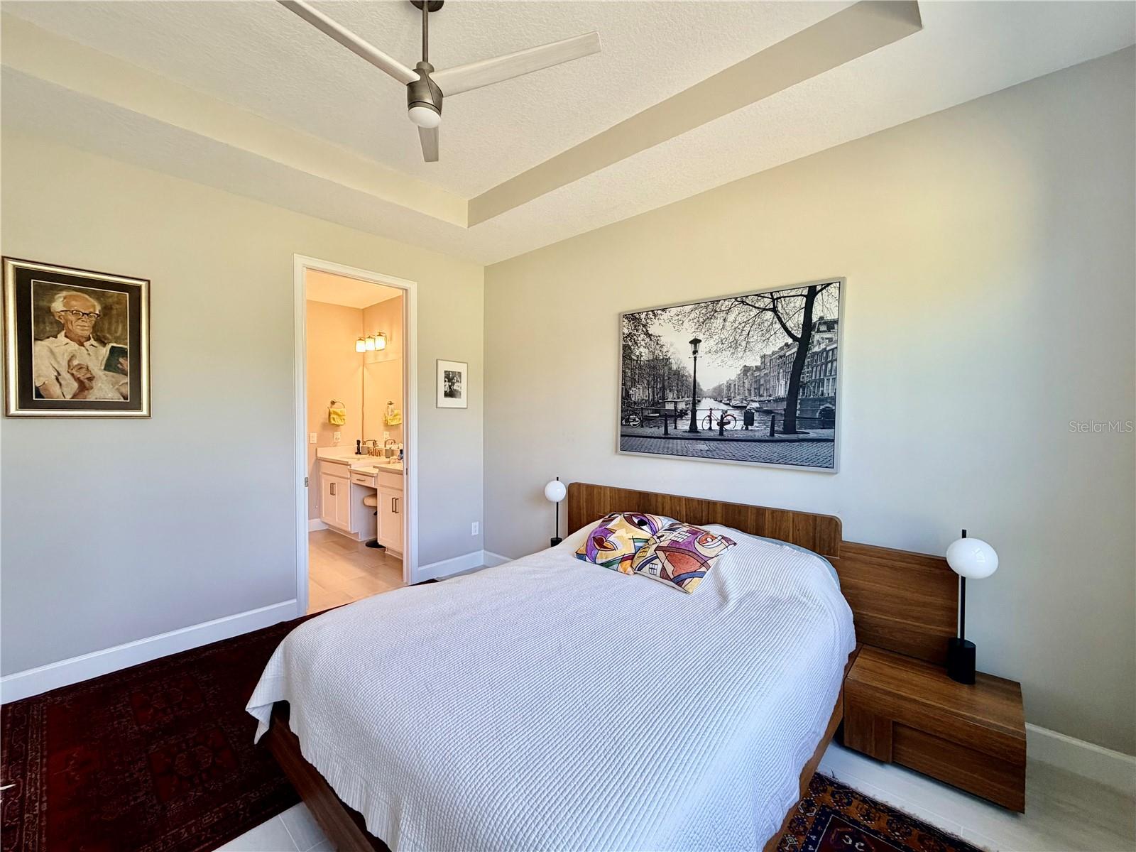 Image 21 of 59 For 6111 Mesa Glen