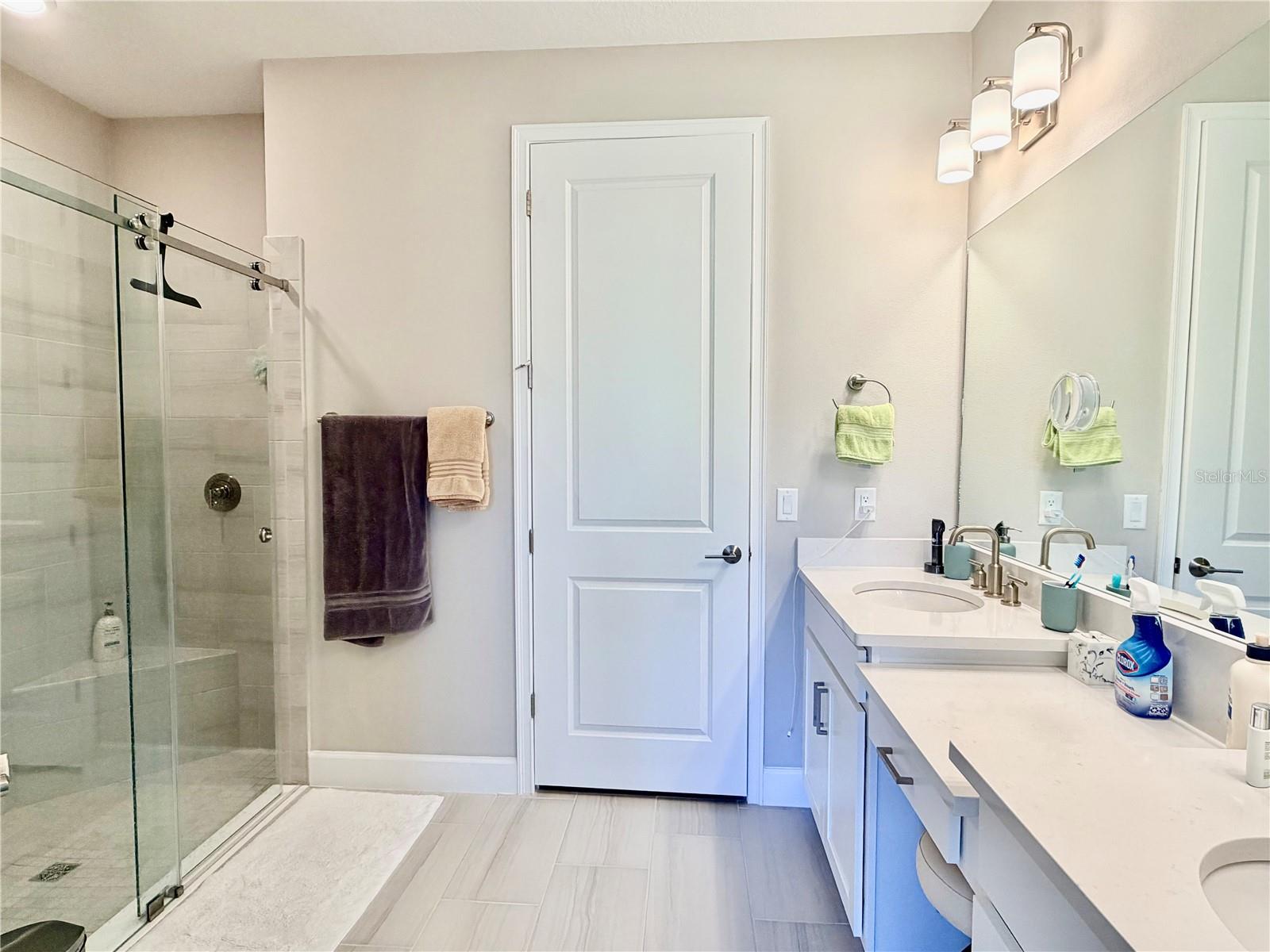 Image 23 of 59 For 6111 Mesa Glen