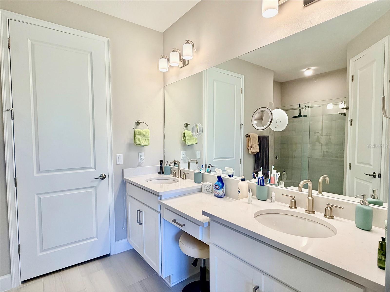 Image 24 of 59 For 6111 Mesa Glen