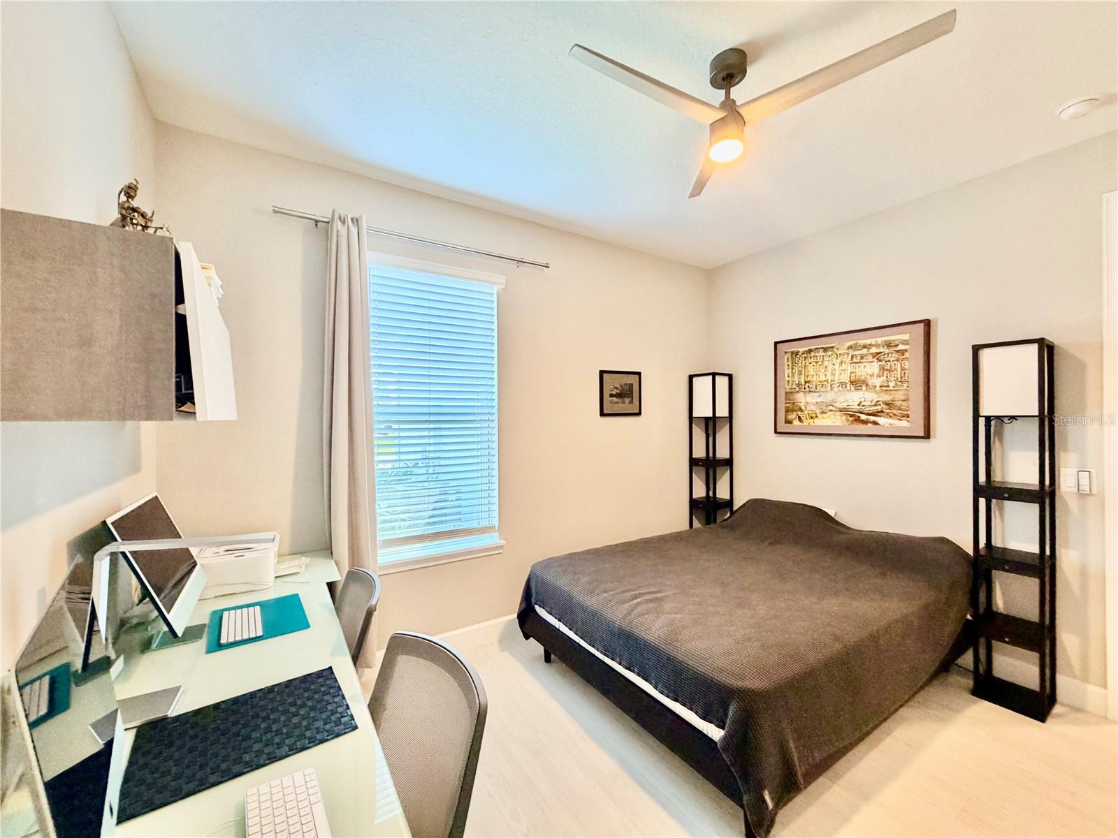 Image 32 of 59 For 6111 Mesa Glen