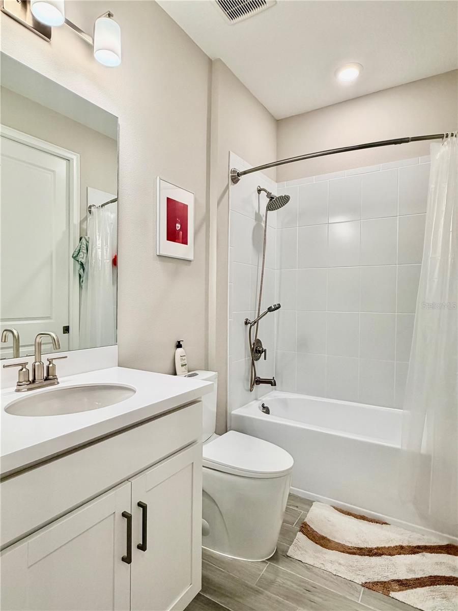 Image 36 of 59 For 6111 Mesa Glen