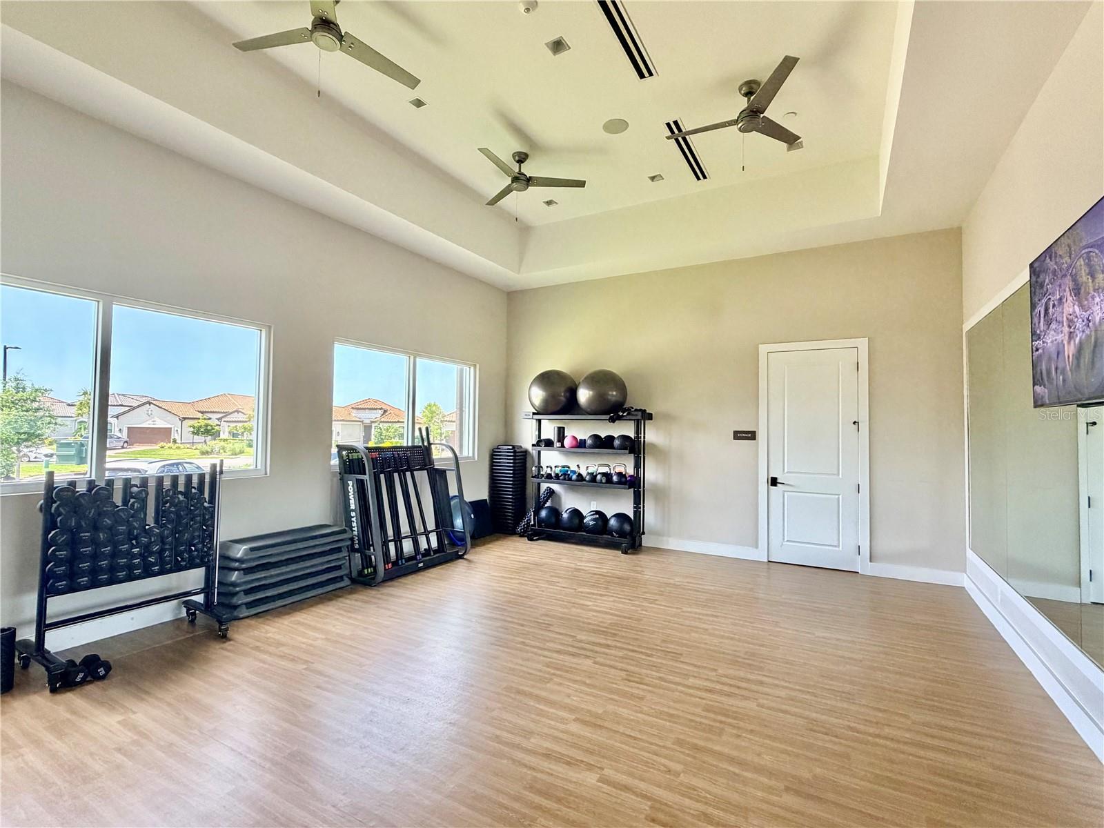 Image 52 of 59 For 6111 Mesa Glen