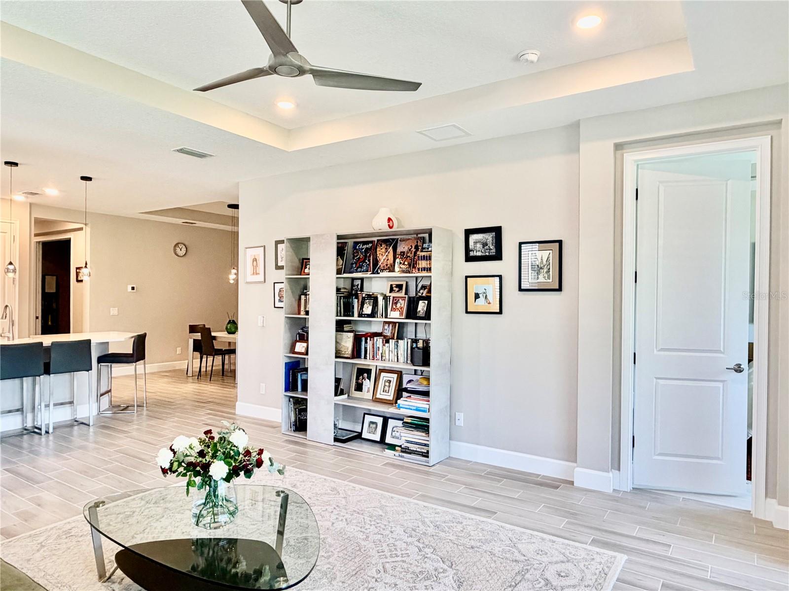 Image 7 of 59 For 6111 Mesa Glen