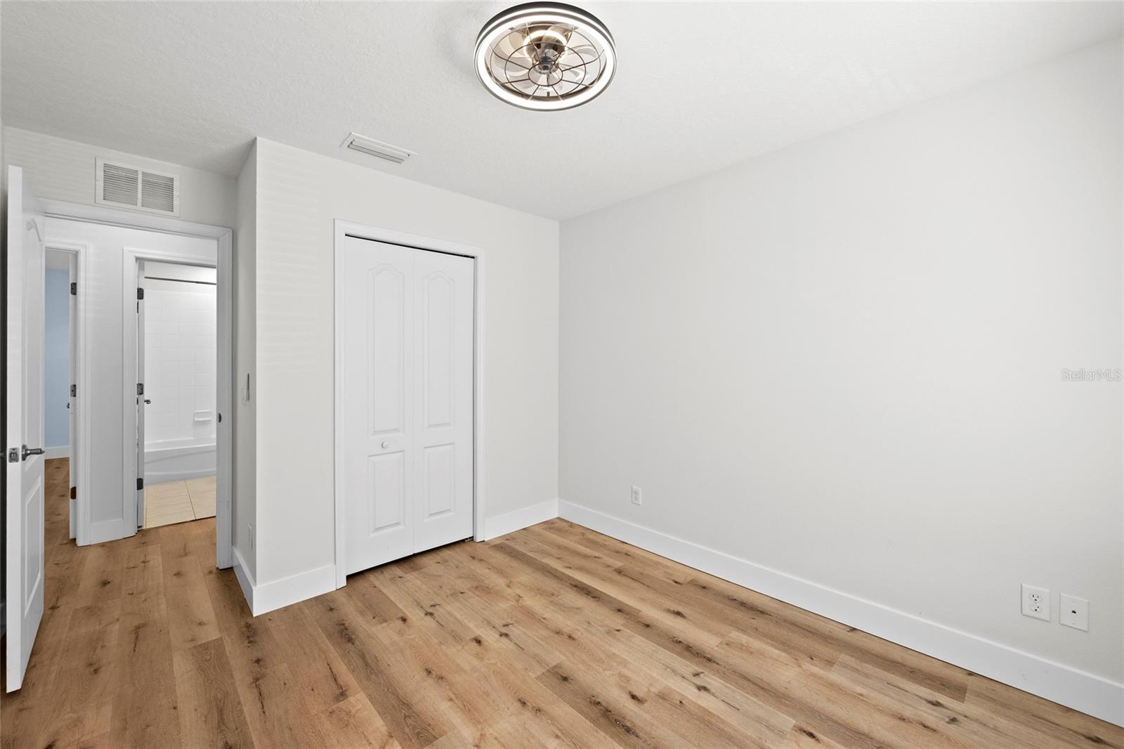 Image 17 of 26 For 257 Cape Harbour Loop 101