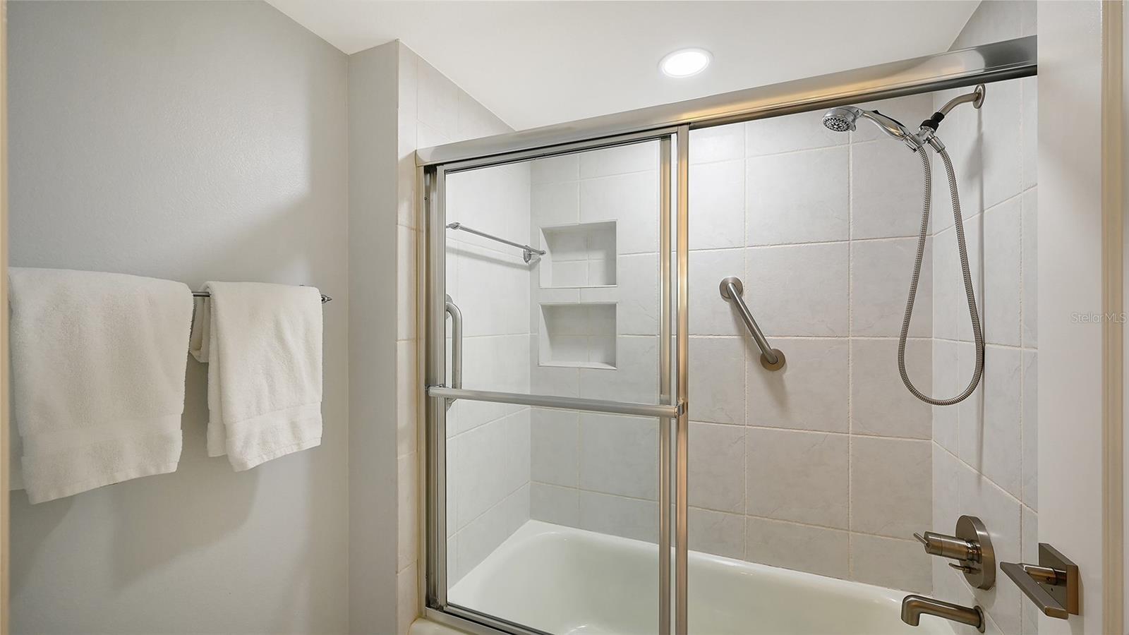 Image 19 of 77 For 706 Bayport Way 706