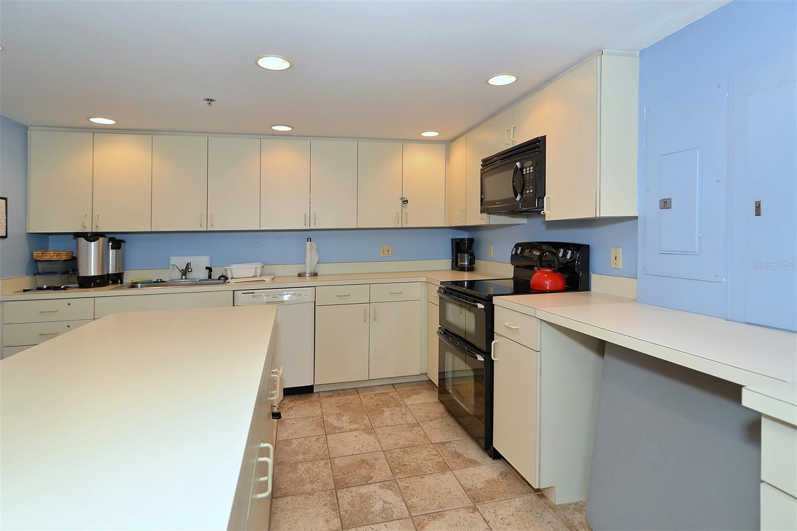 Image 41 of 77 For 706 Bayport Way 706