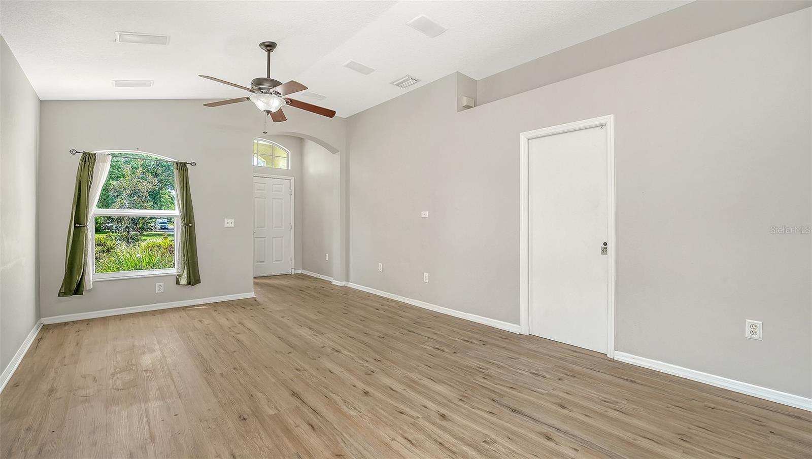 Image 5 of 48 For 12069 Winding Woods Way