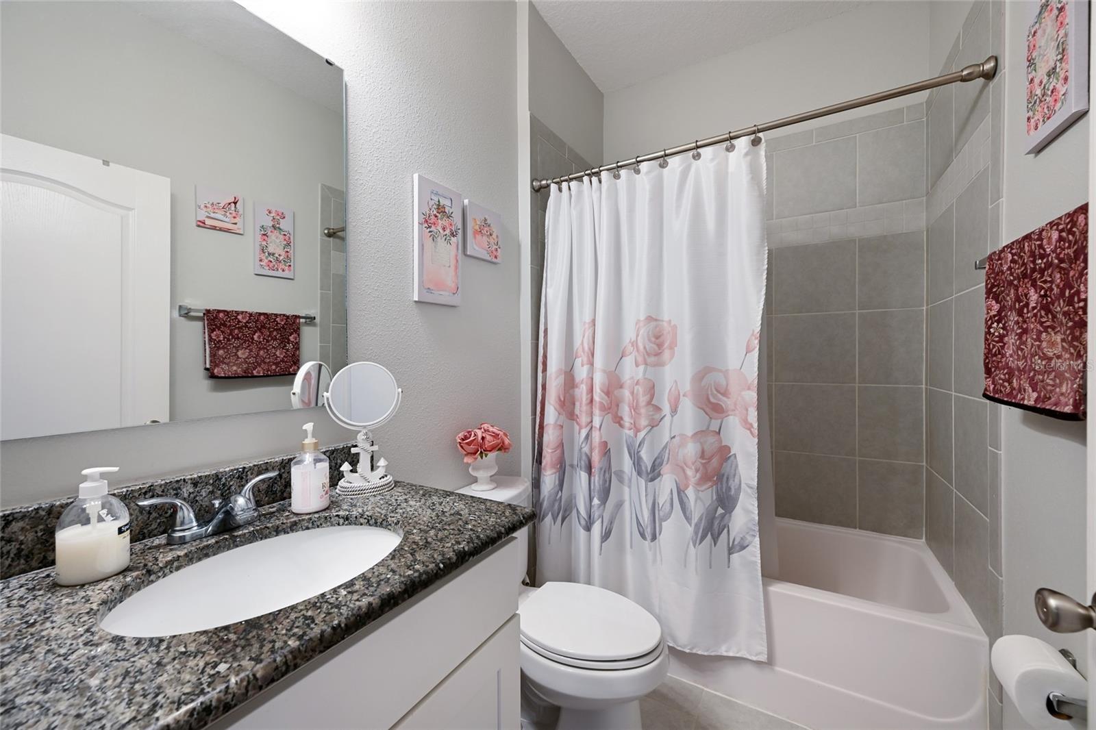 Image 17 of 40 For 7516 38th Dr E