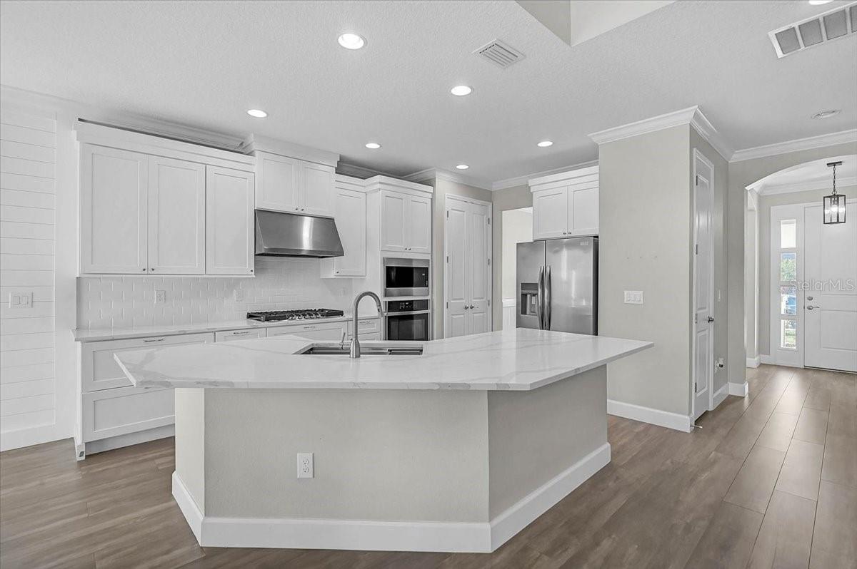 Image 11 of 60 For 5786 Inkberry Circle