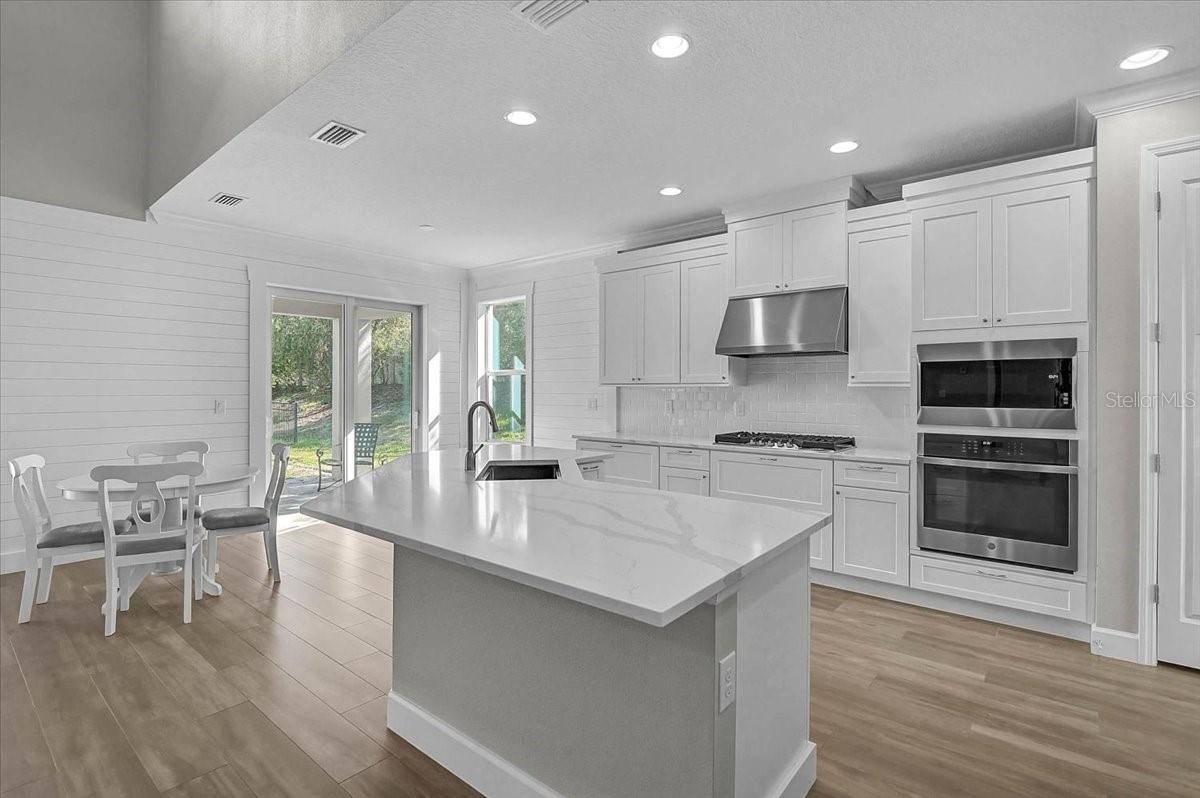 Image 12 of 60 For 5786 Inkberry Circle