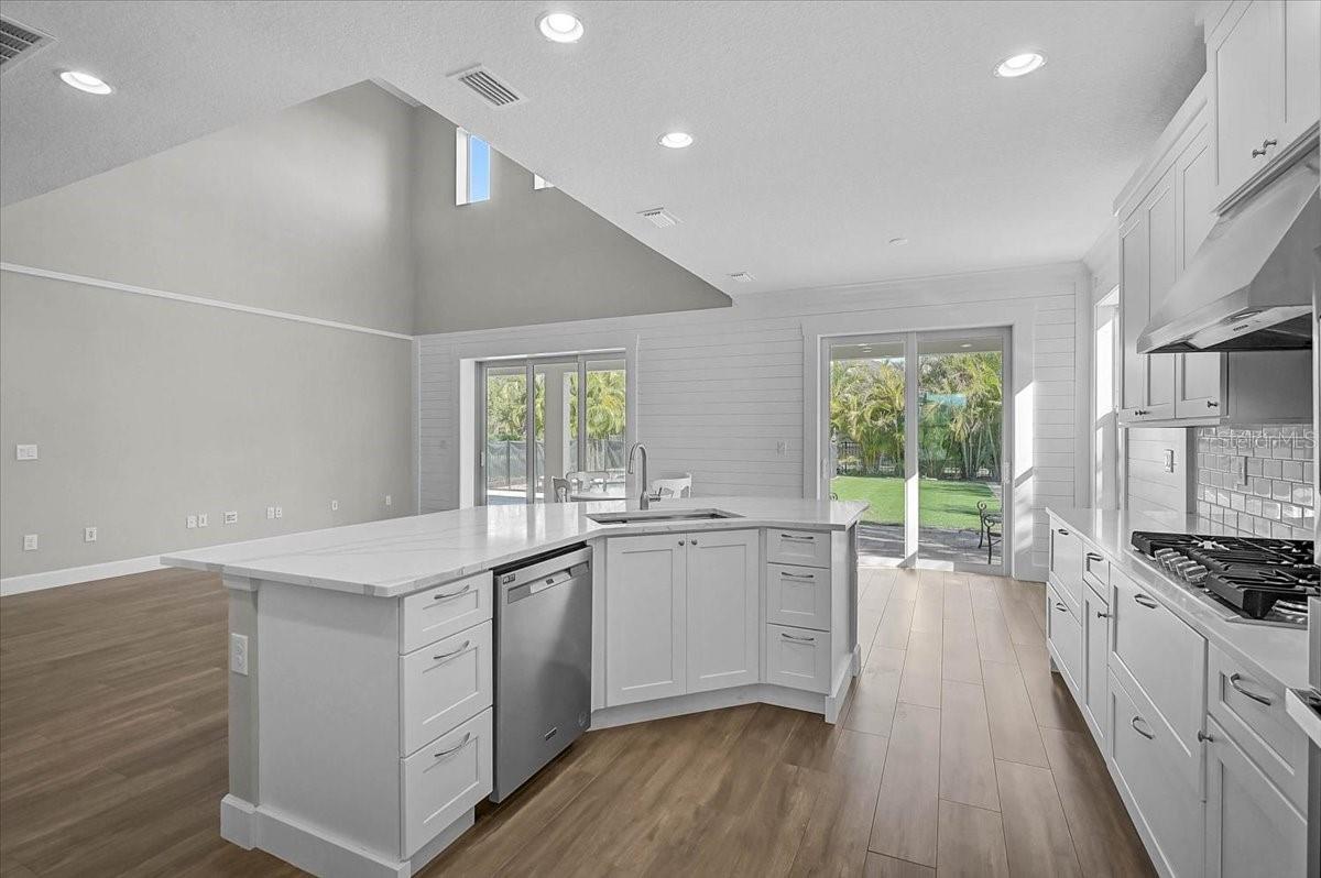 Image 13 of 60 For 5786 Inkberry Circle