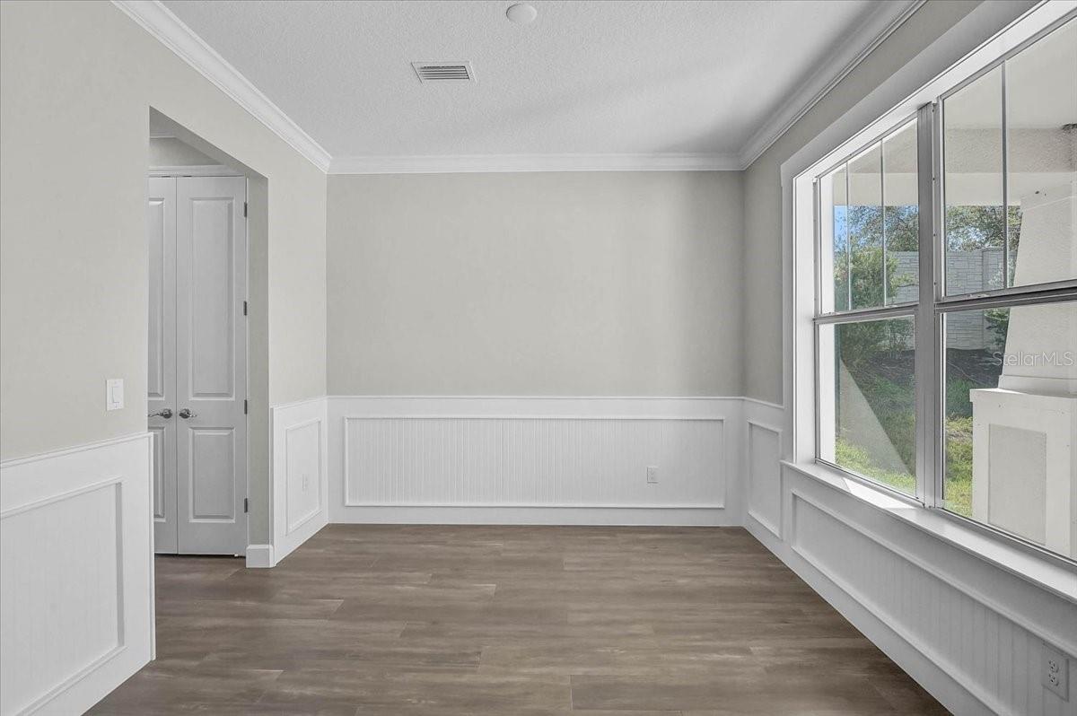 Image 6 of 60 For 5786 Inkberry Circle