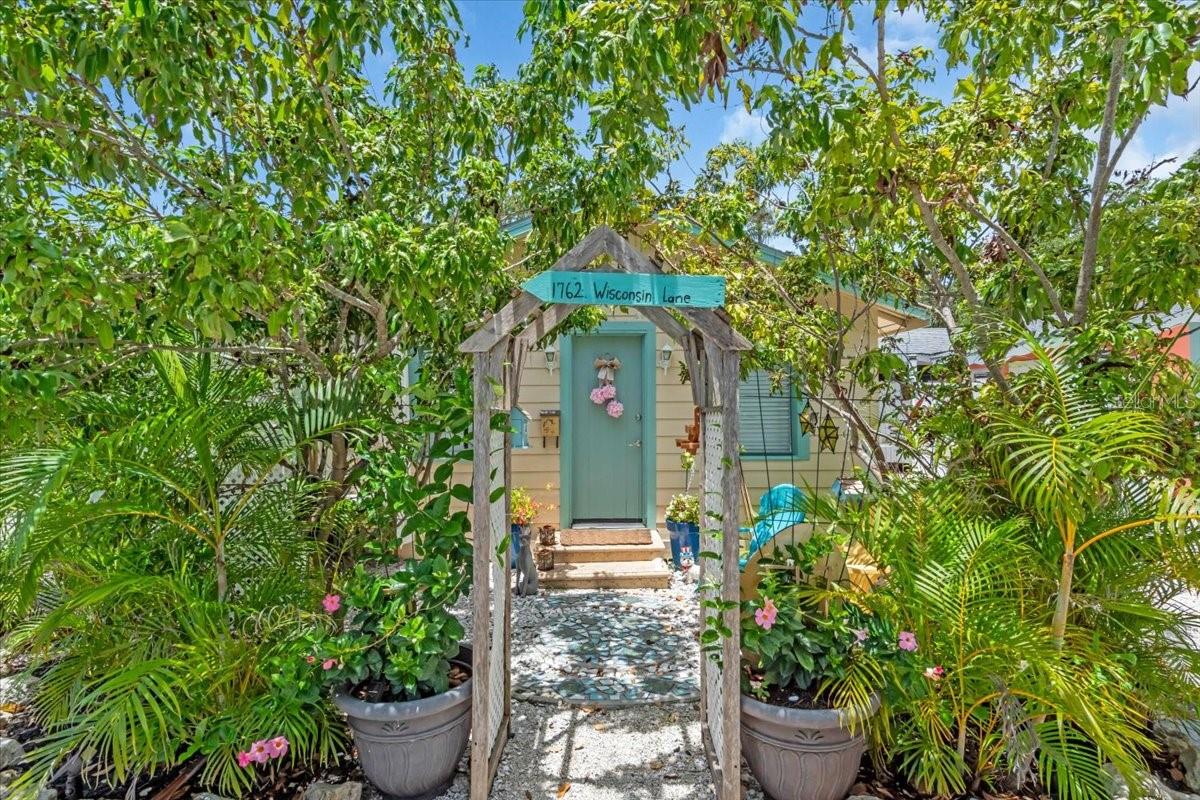 Image 32 of 100 For 1761 Siesta Dr & 1760 Wisconsin Ln