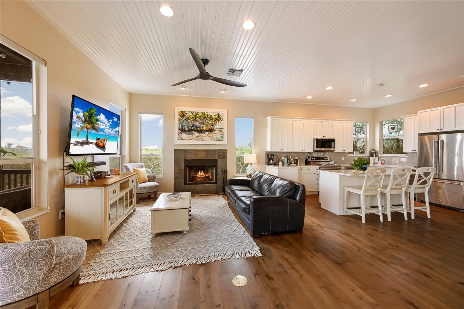 Image 10 of 80 For 7325 Holly Road