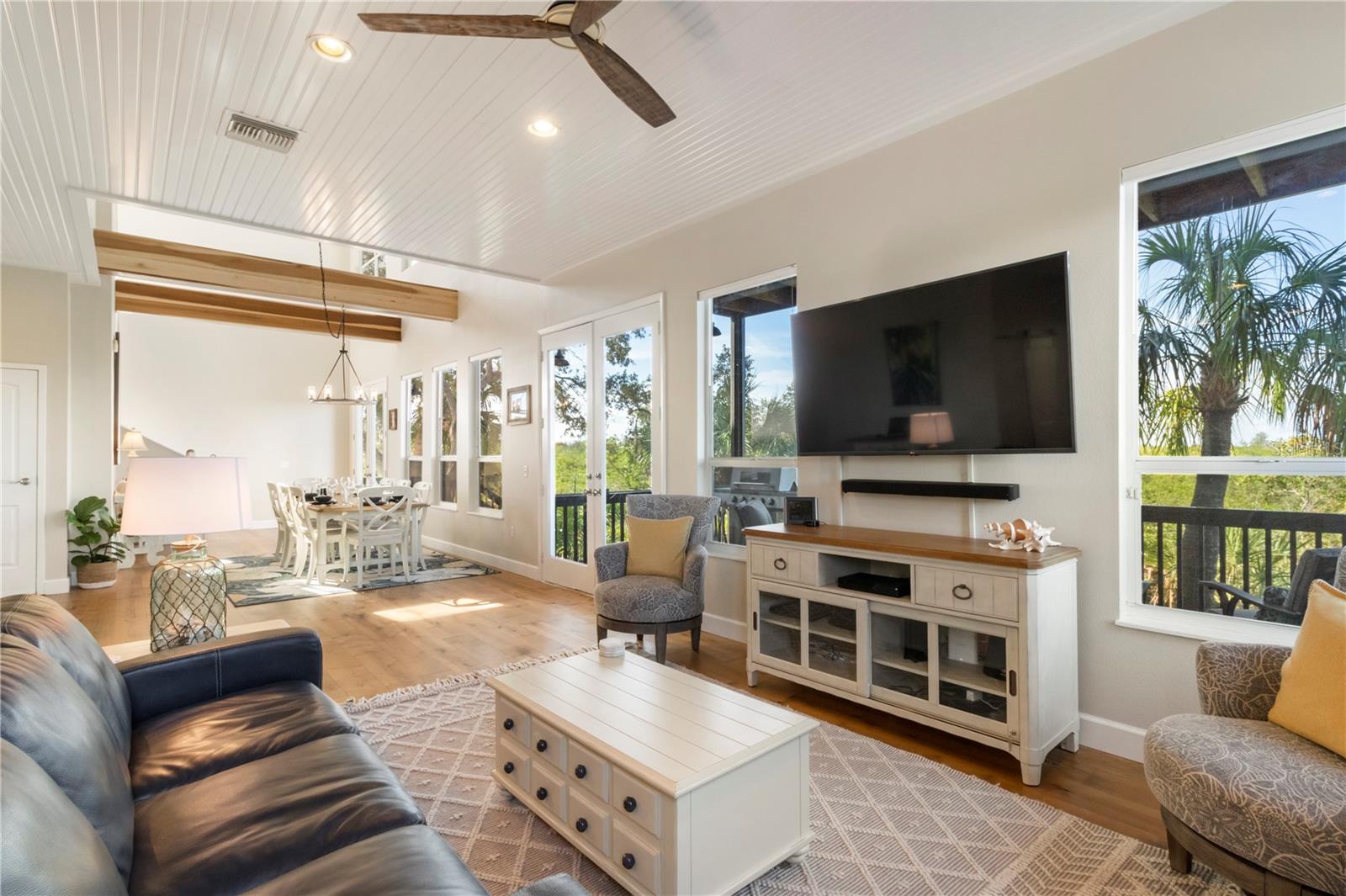 Image 12 of 80 For 7325 Holly Road