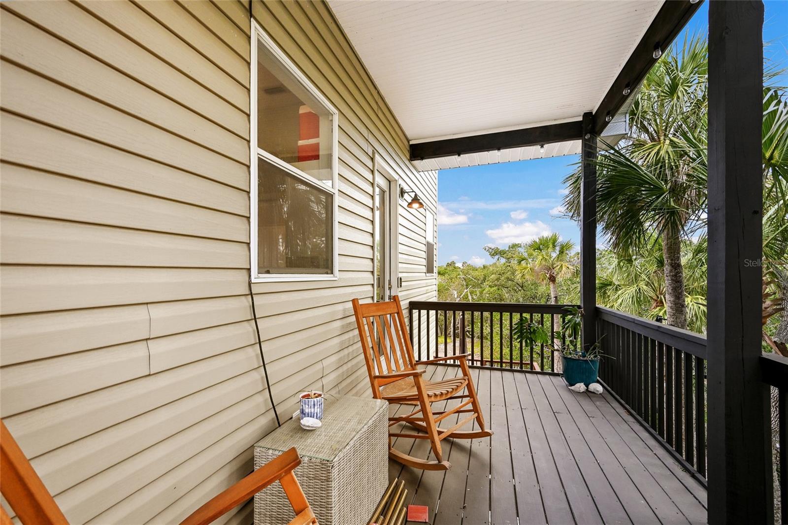 Image 4 of 80 For 7325 Holly Road