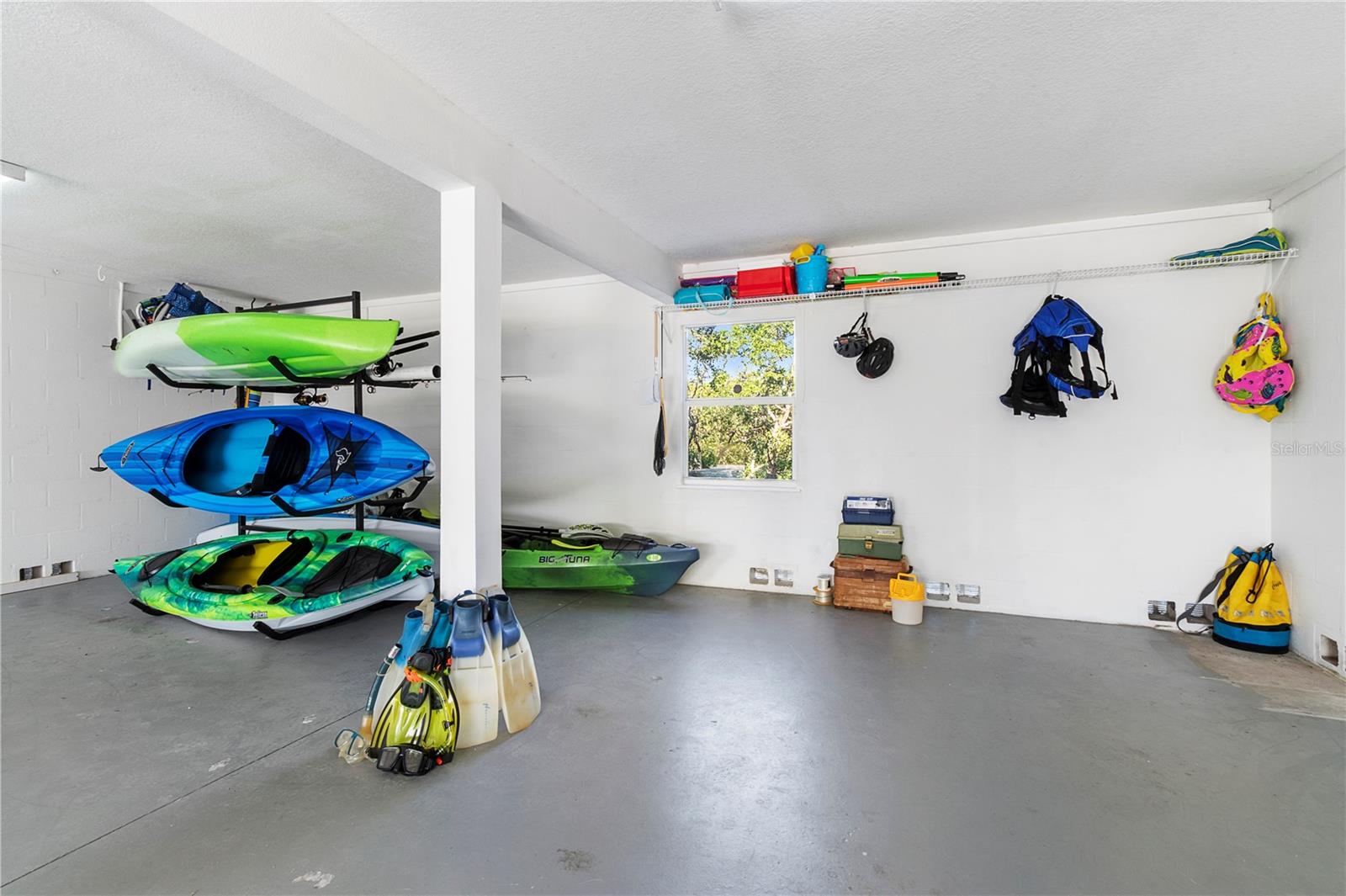 Image 46 of 80 For 7325 Holly Road