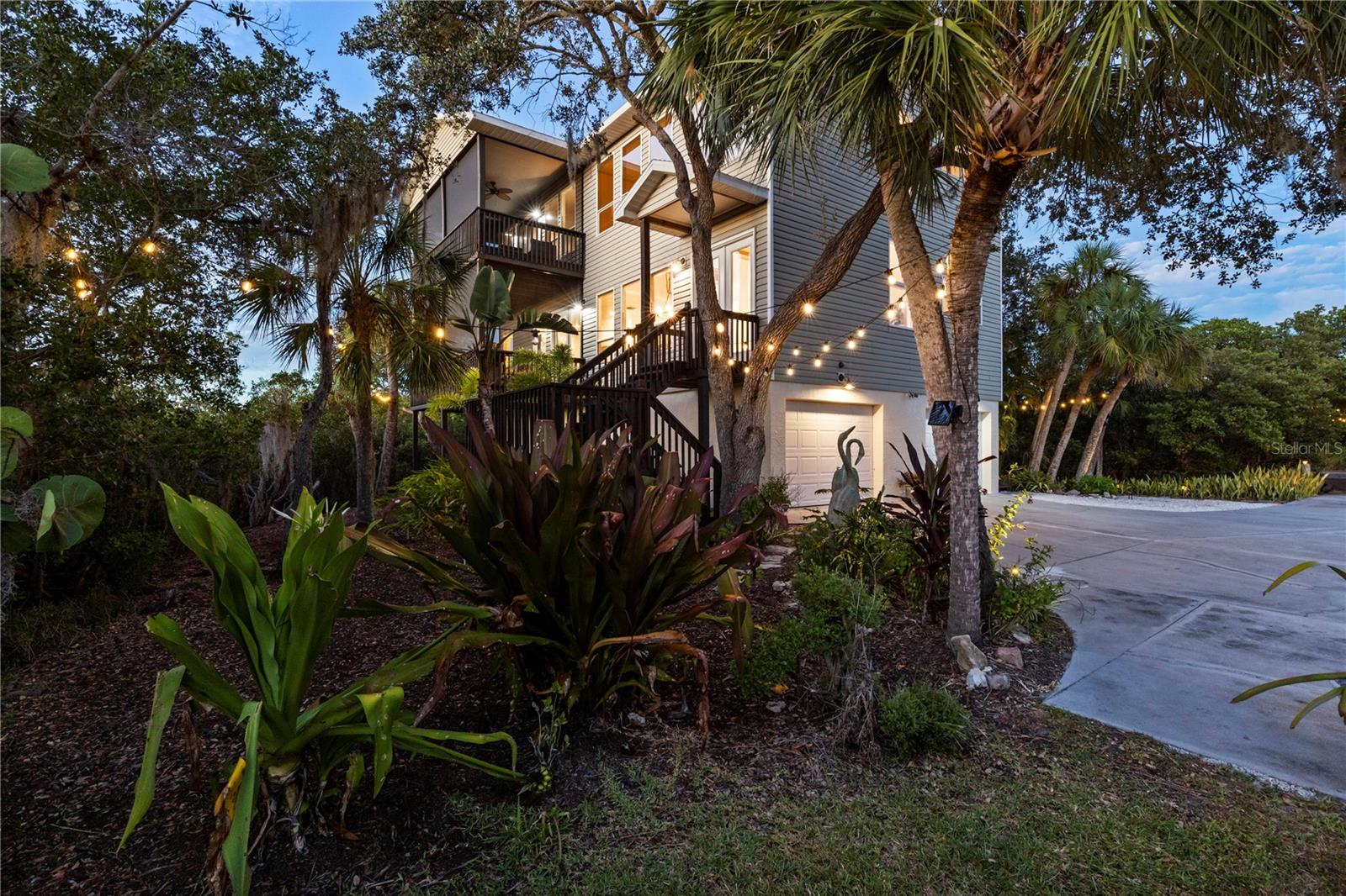 Image 59 of 80 For 7325 Holly Road