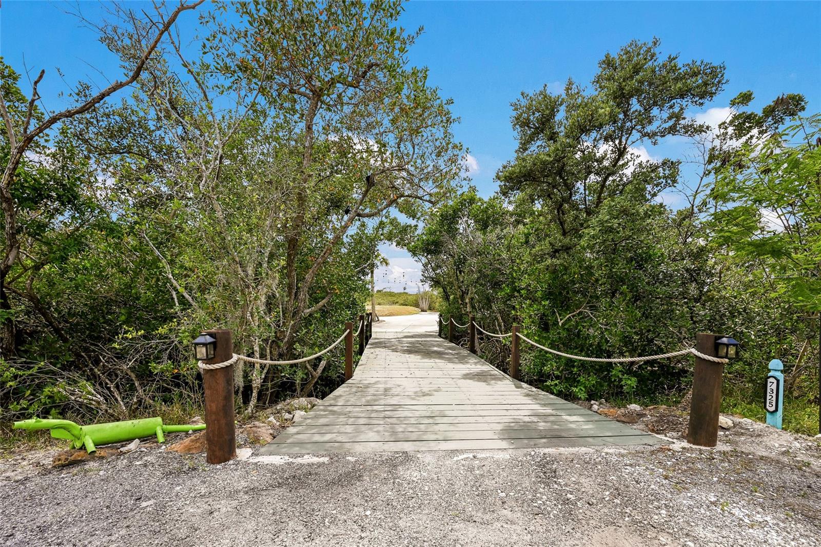 Image 73 of 80 For 7325 Holly Road