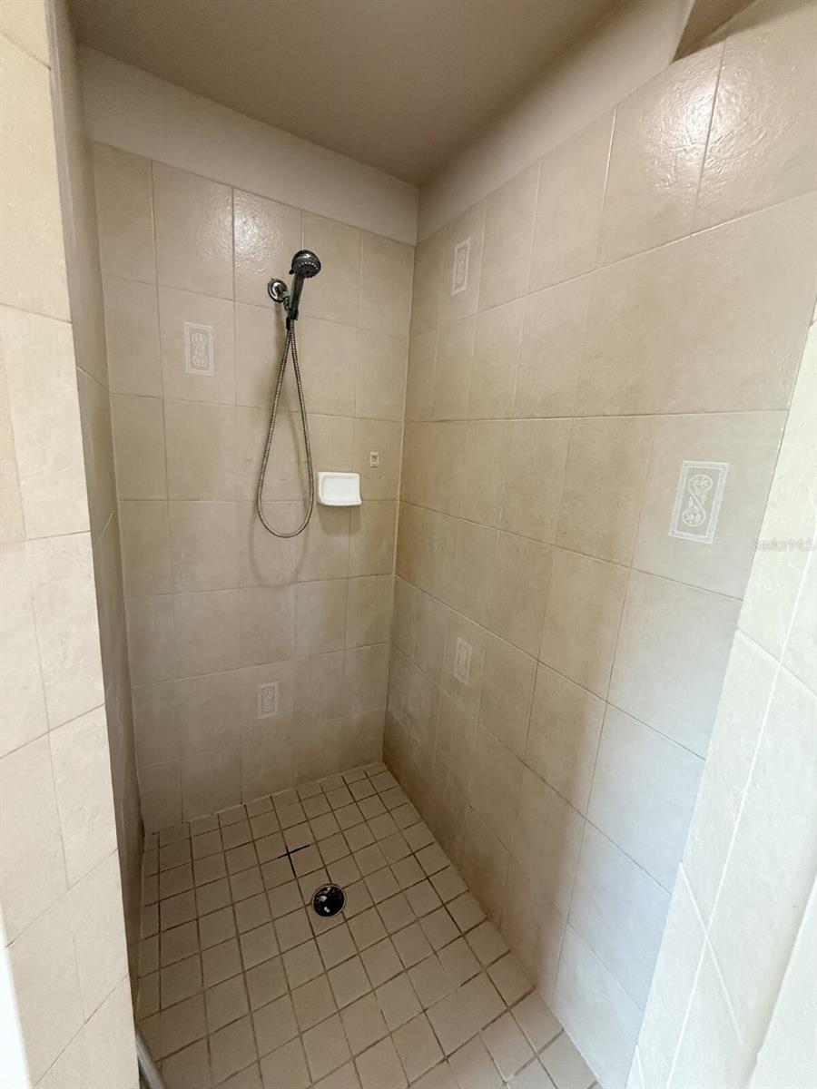 Image 21 of 25 For 2164 Florida Terrace