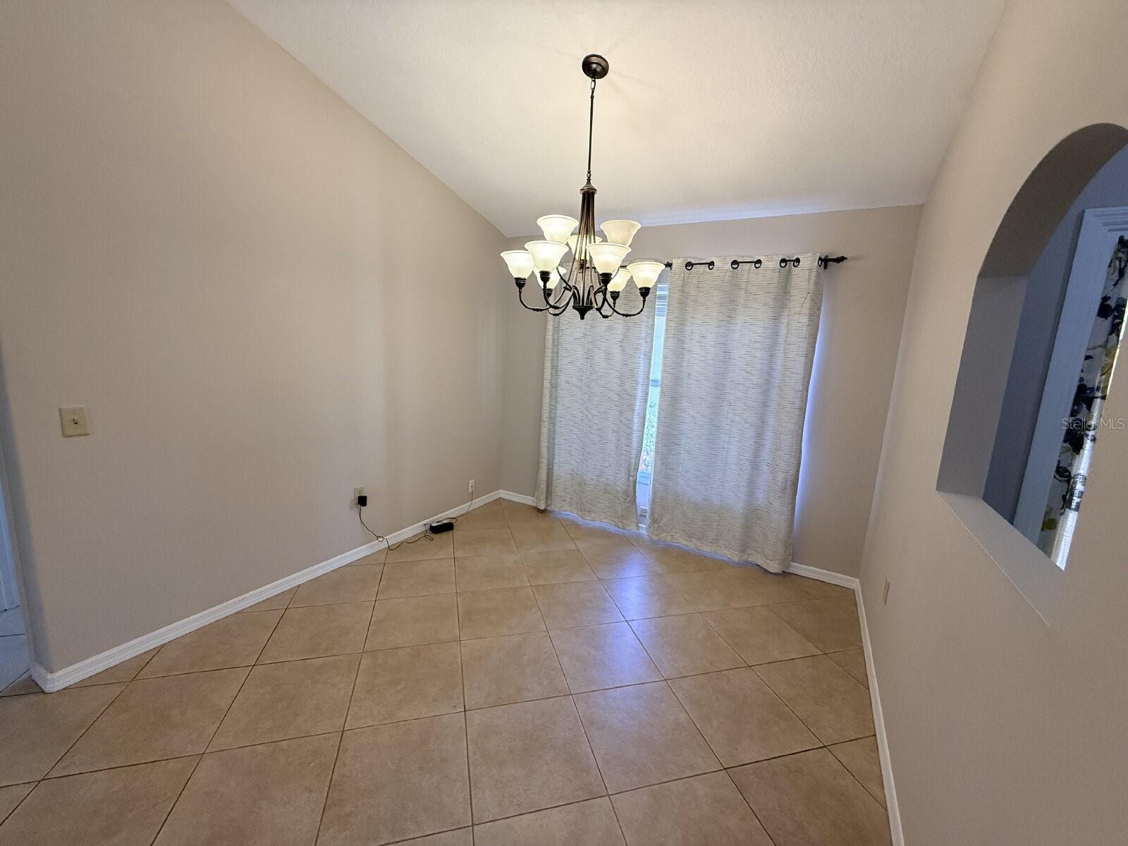 Image 4 of 25 For 2164 Florida Terrace